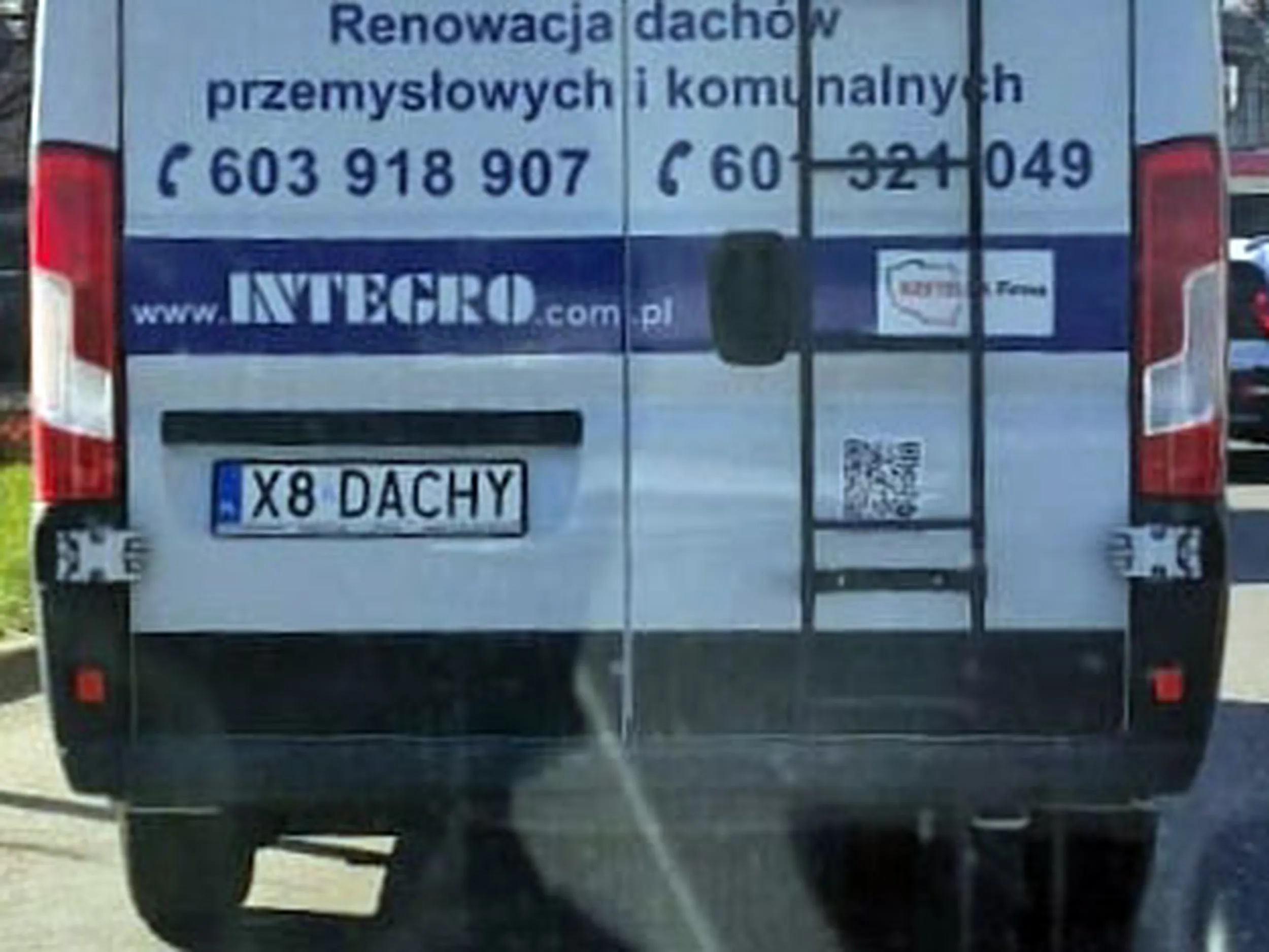 Fajny numer, blacha X8 DACHY