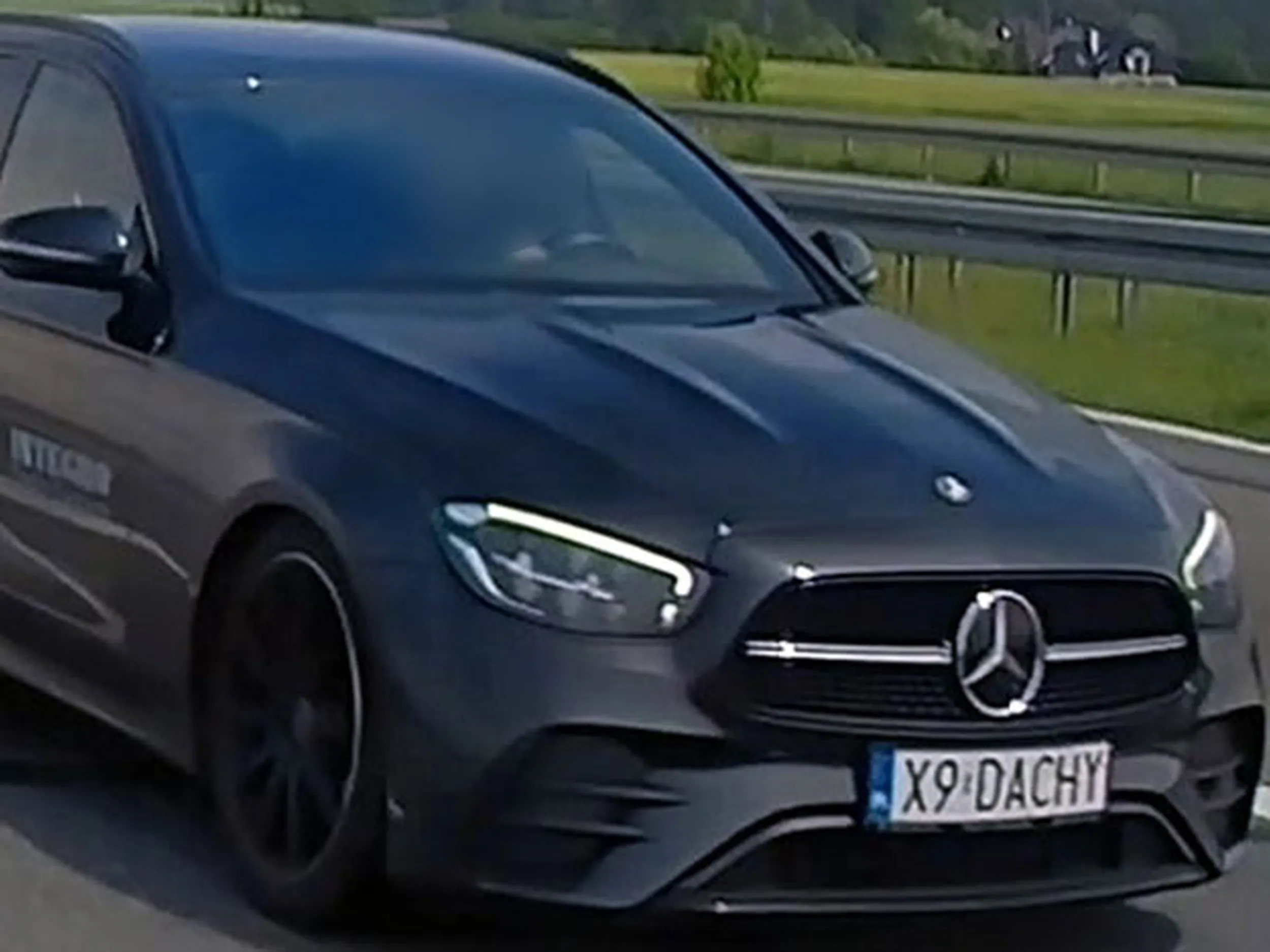 Fajny numer, blacha X9 DACHY