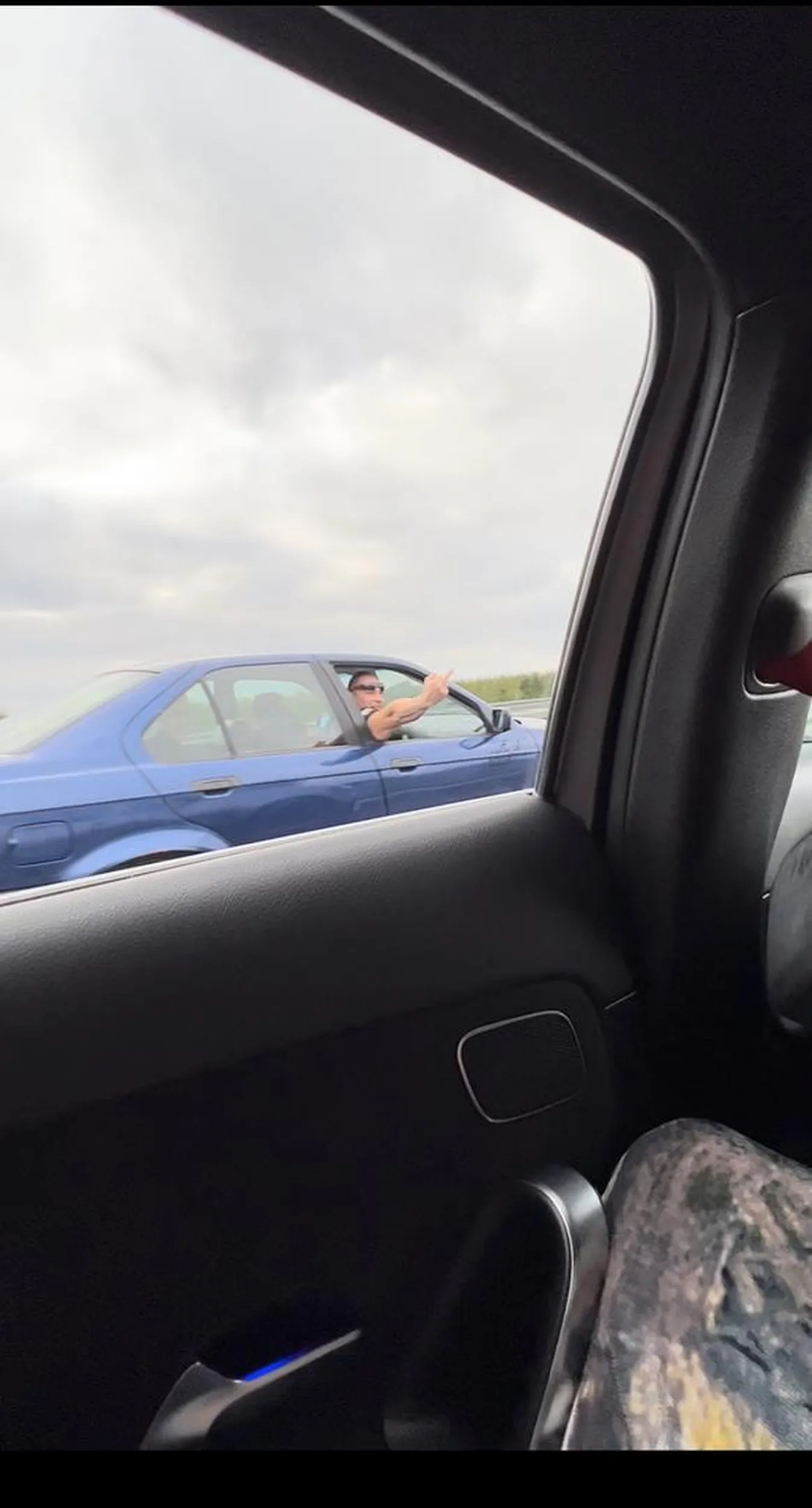 Cześć chłopaki Blok ekipy się naoglądali BMW e36 ale spejson z przodu siedzi nie wiem dlaczego