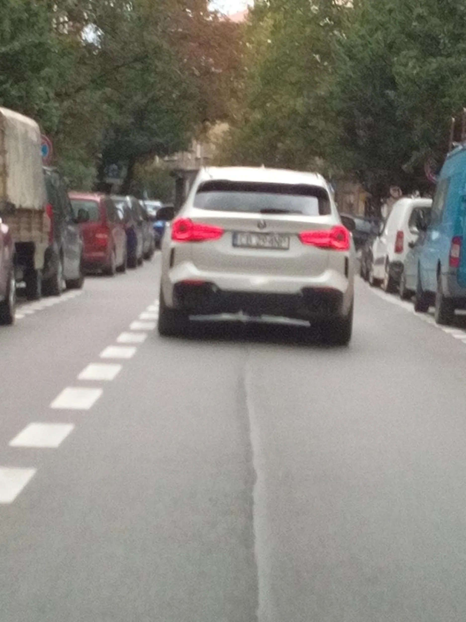 Kierowca wymusza pierwszeństwo