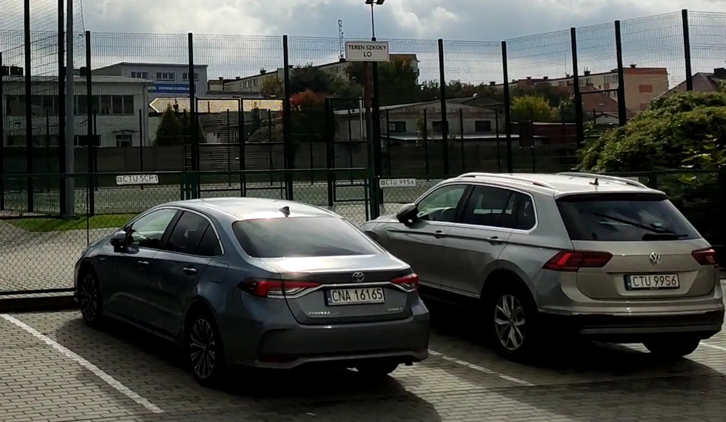 Masz problemy z zauważeniem tabliczki z moją rejestracją? Przecież to moje miejsce parkingowe. Wypad!!!