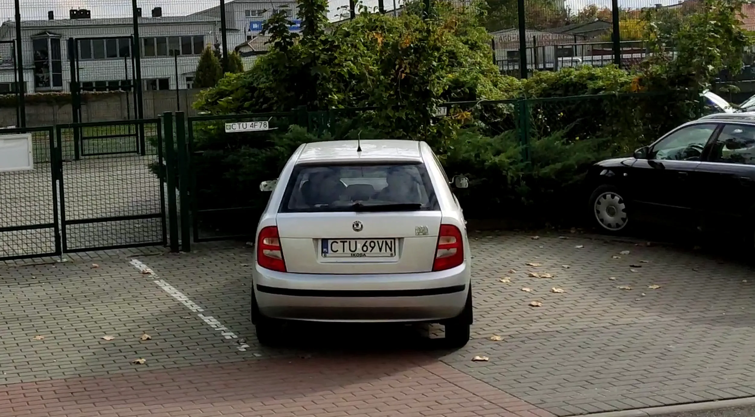 Wsiok parkuje na nie swoim miejscu