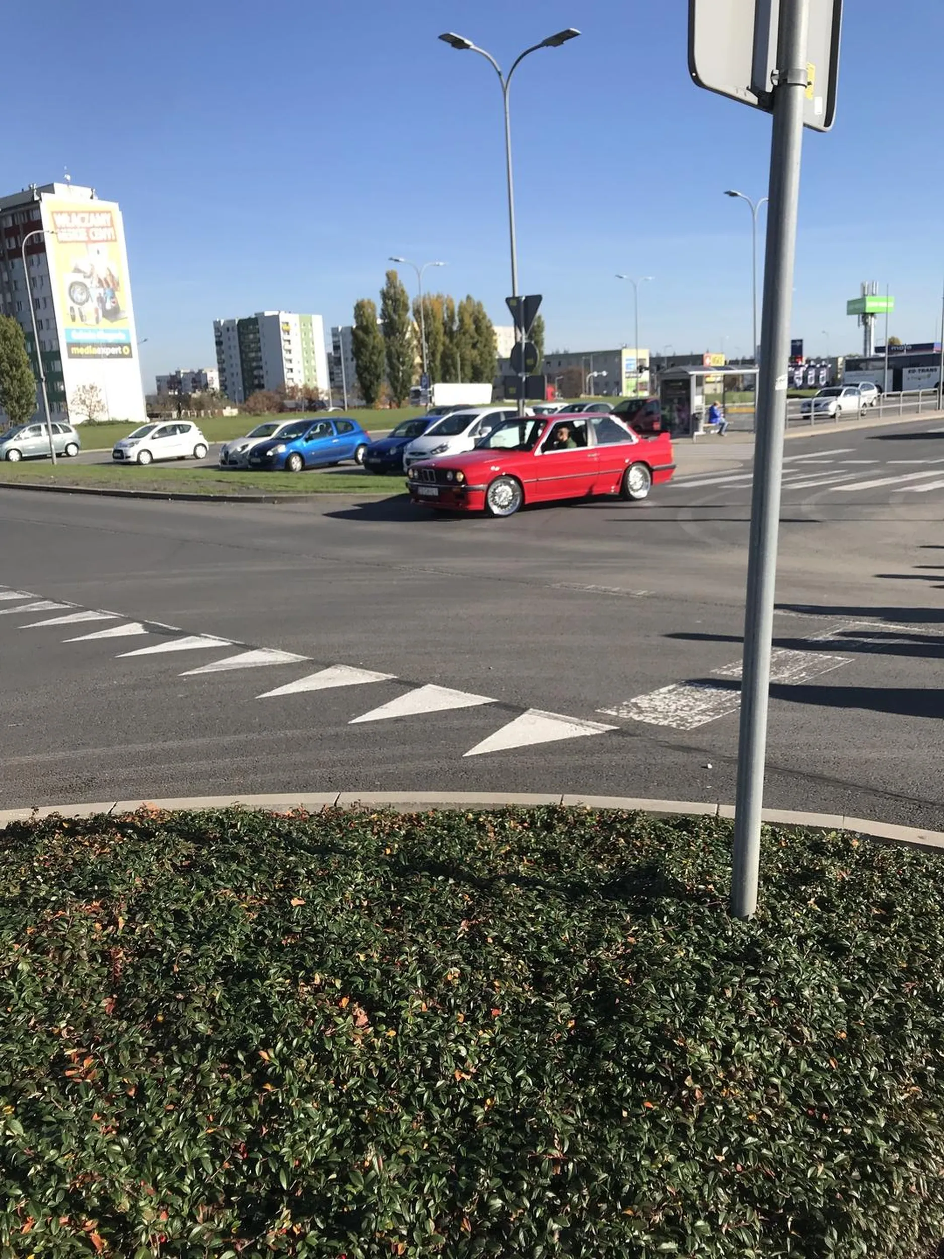 Ładnie poleciał bokiem koło galerii glogovia, pozdrawiam