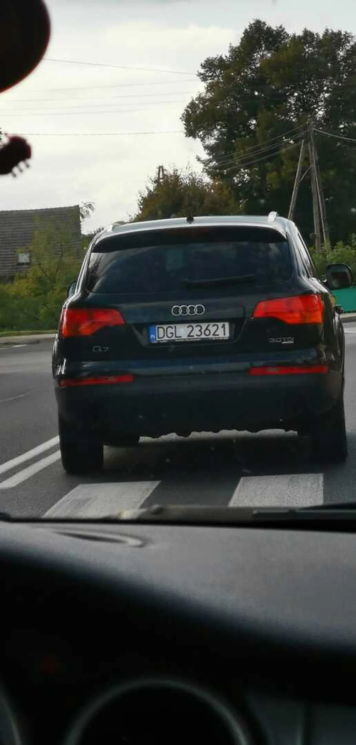 Pala wyprzedza na 3 stwarza zagrożenie.