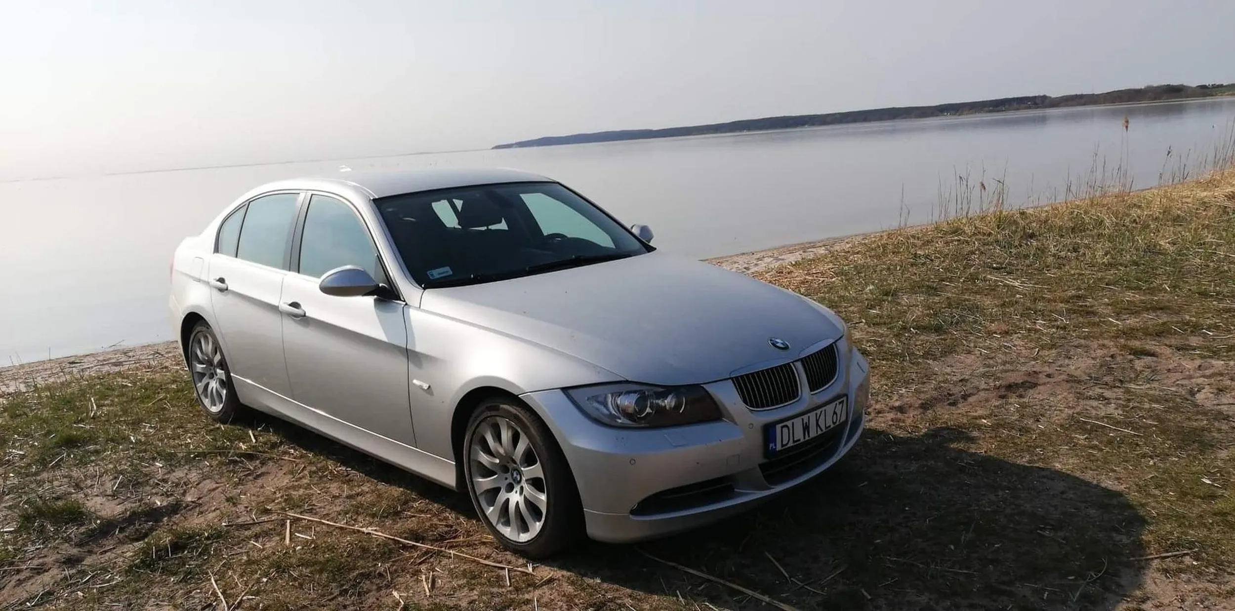 Nie pozdrawiam tej ameby z rozklekotanego jak piz*a żyrafy e90. Drze mordę i wystawia dupę przez okno.