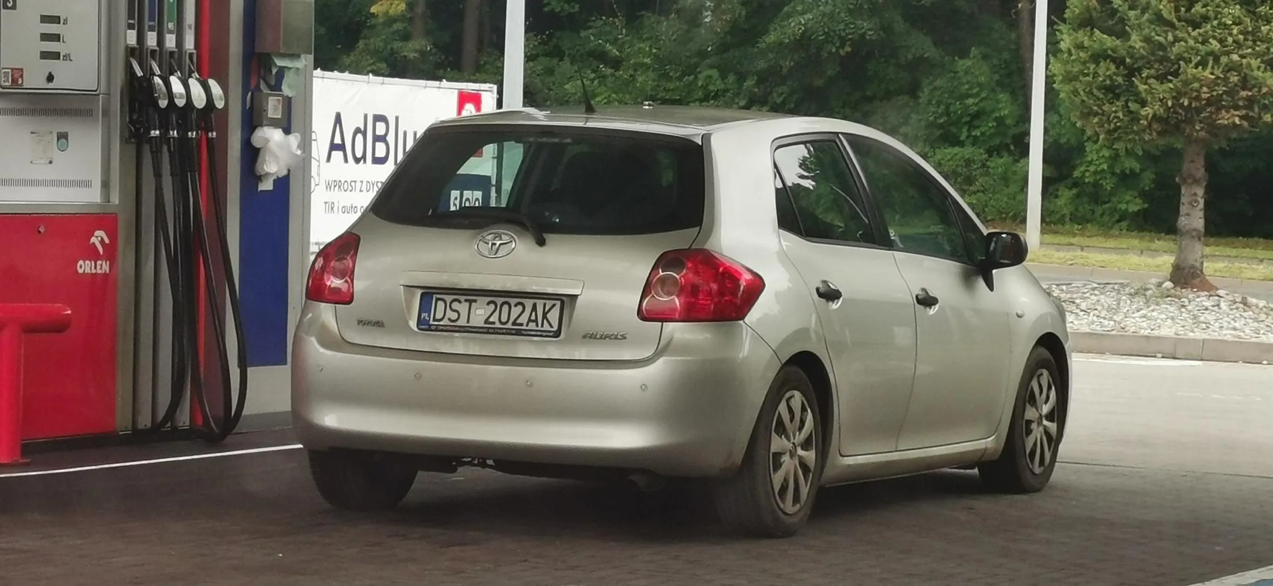 Nieoznakowany radiowóz.