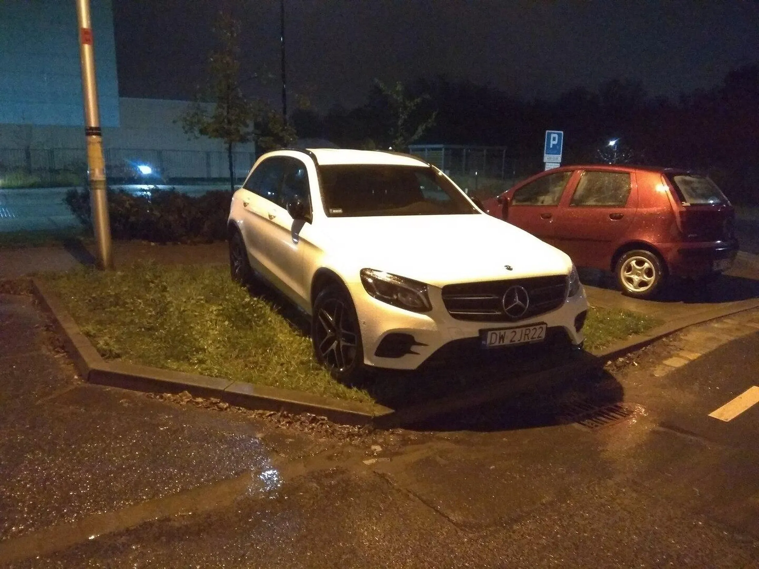 Nadal problemy z parkowaniem. Strońska, Wrocław