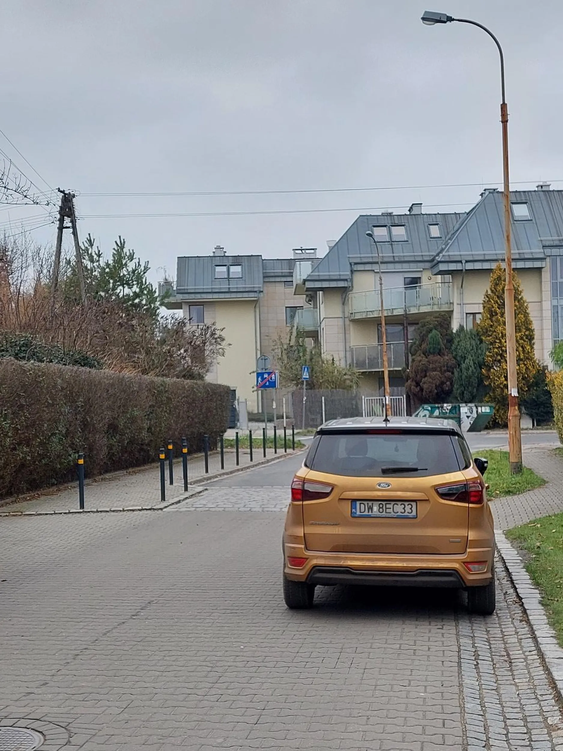 Parkowanie na drodze w strefie zamieszkania