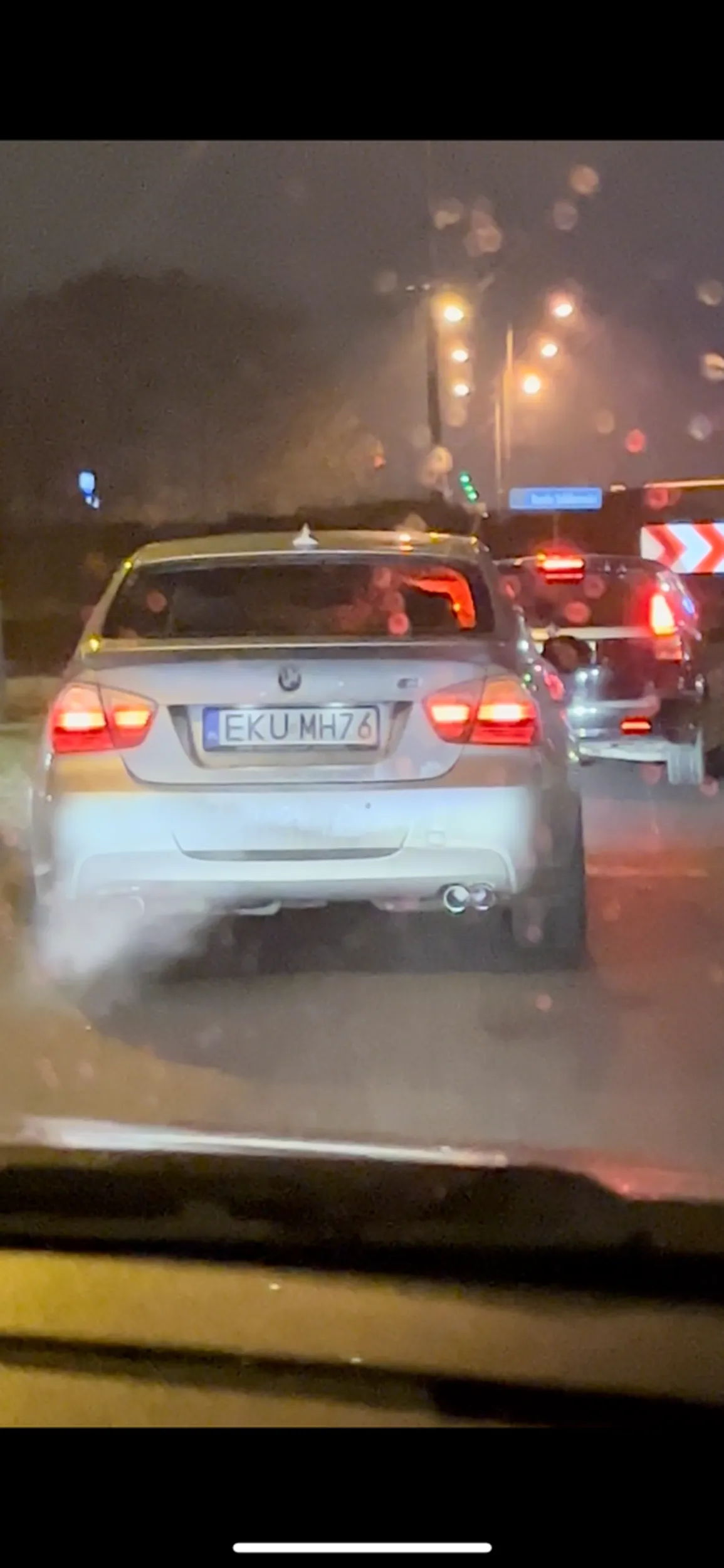 Mordo jak już robisz fake m3 to chociaż dospawaj rury żeby ze wszystkich leciało XD