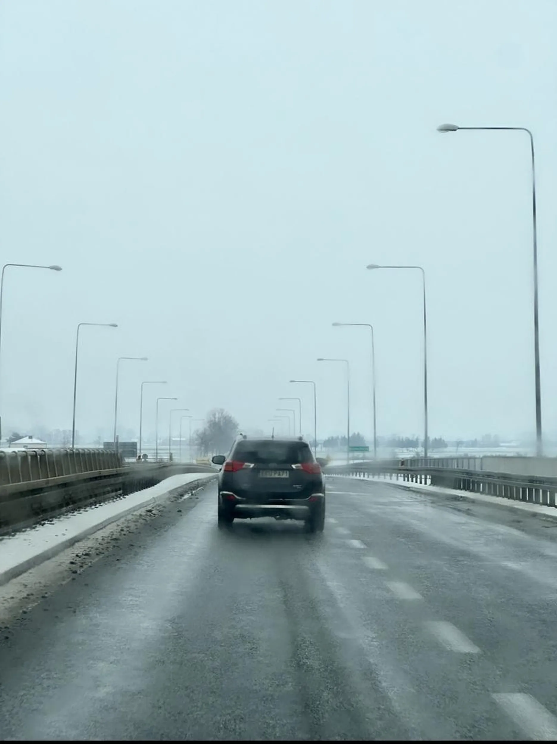 Na 70 tce jedzie 80 km/h jakaś masakra , dewiacja , szok i niedowierzanie
