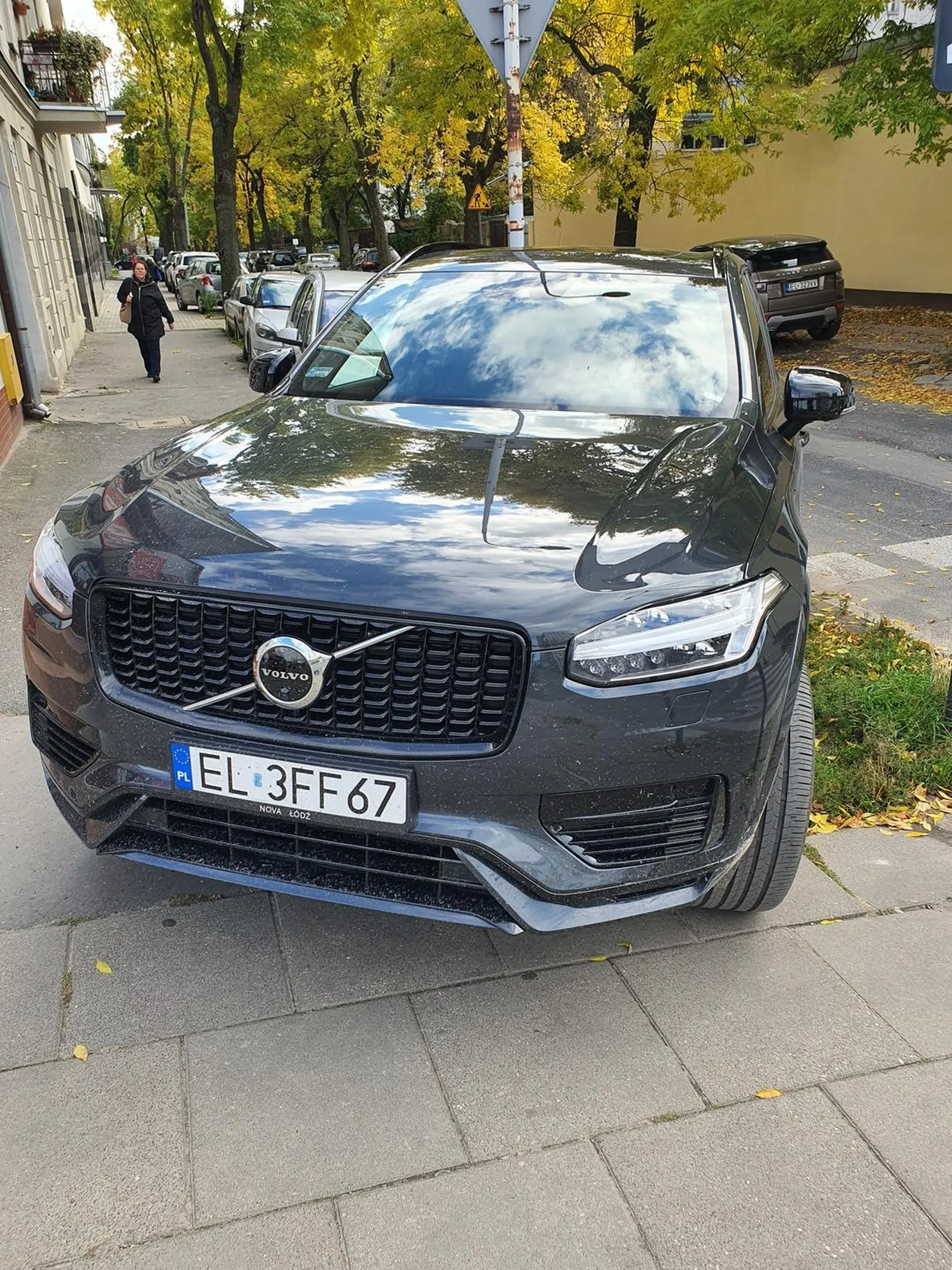 Auto od starego? Kolegi? Czy zastępcze z serwisu po zrobieniu loda? Mózgu nie stwierdzono.