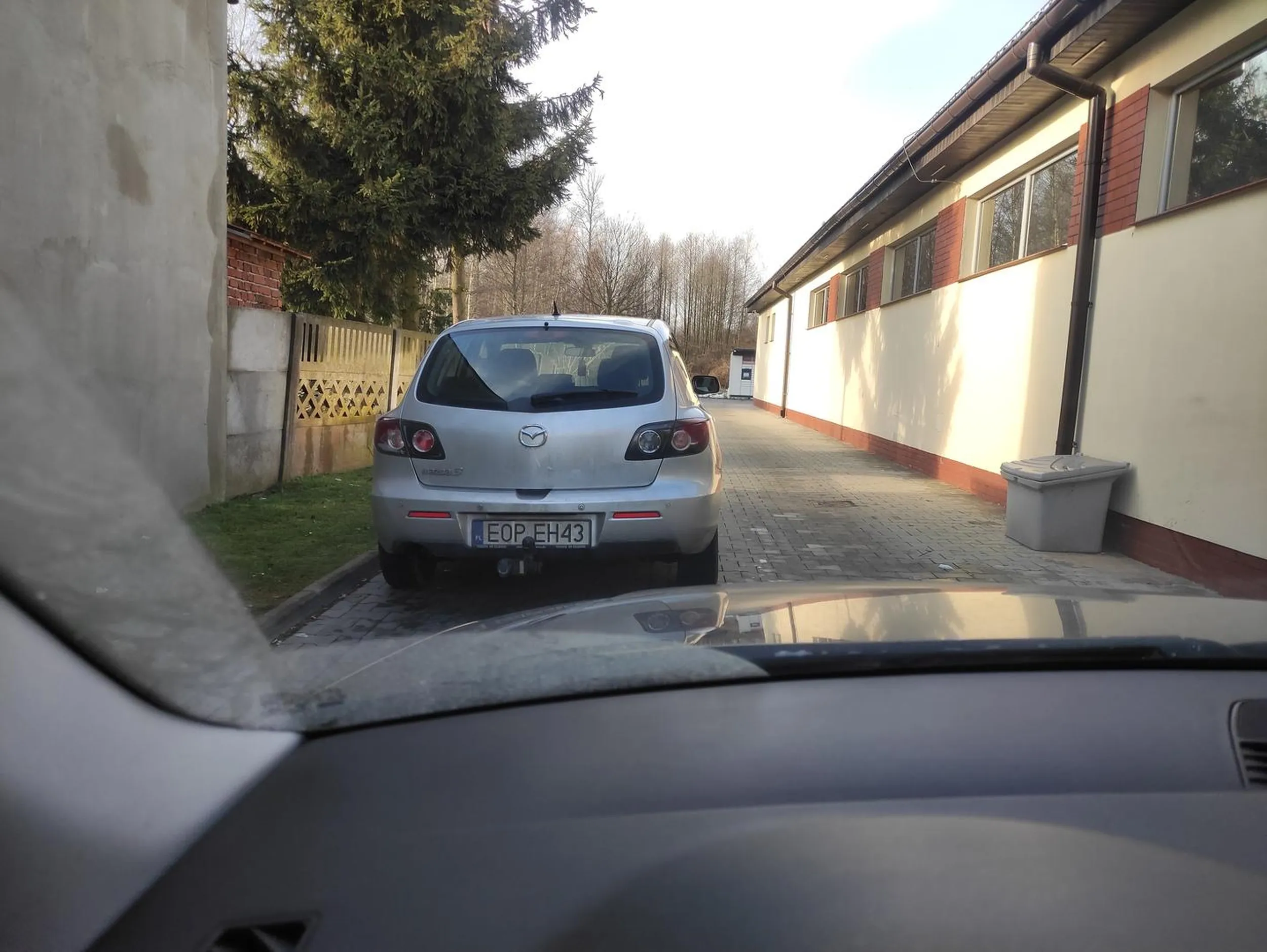 Ogonowice i kolejny delikwent, który nigdy nie powinien otrzymać uprawnień do kierowania. Niestety żyjemy w Polsce, tutaj wszyscy myślą, że zrobienie prawa jazdy jest obowiązkiem każdego obywatela. Myślenie boli.