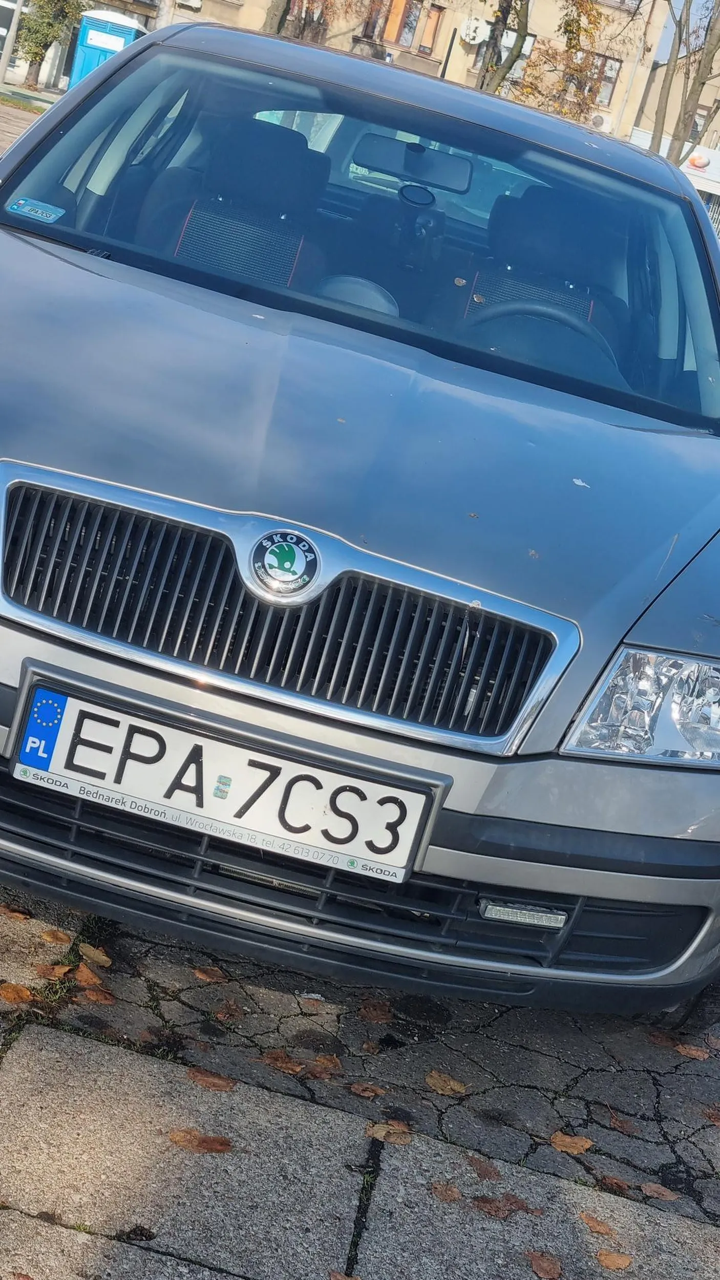 nie polecam słabo jeździ i jeszcze gorzej uczy matematyki xd