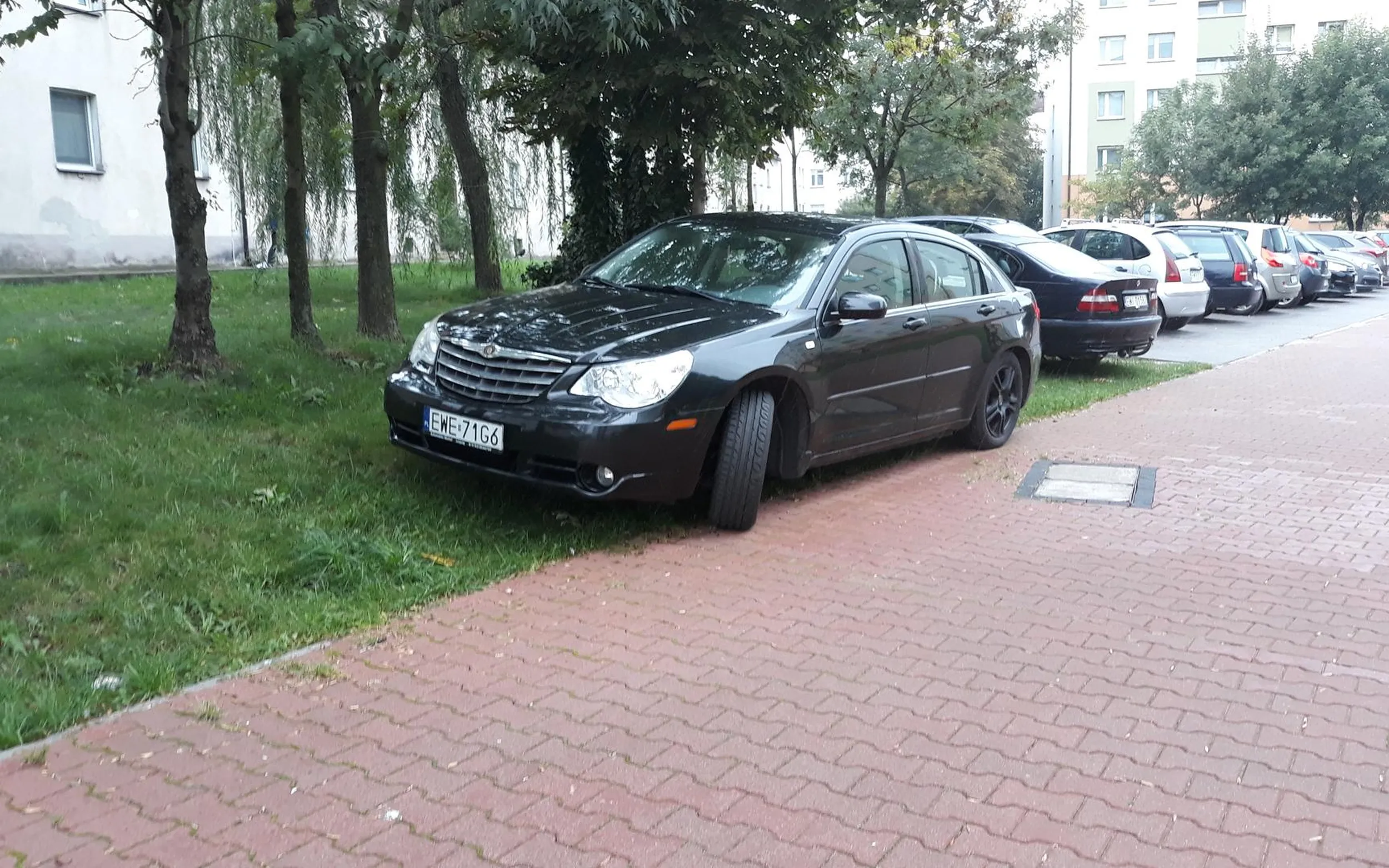 Parkowanie na drodze pożarowej Parkowanie na trawniku Parkowanie na zakazie postoju Ignorowanie zakazu wjazdu