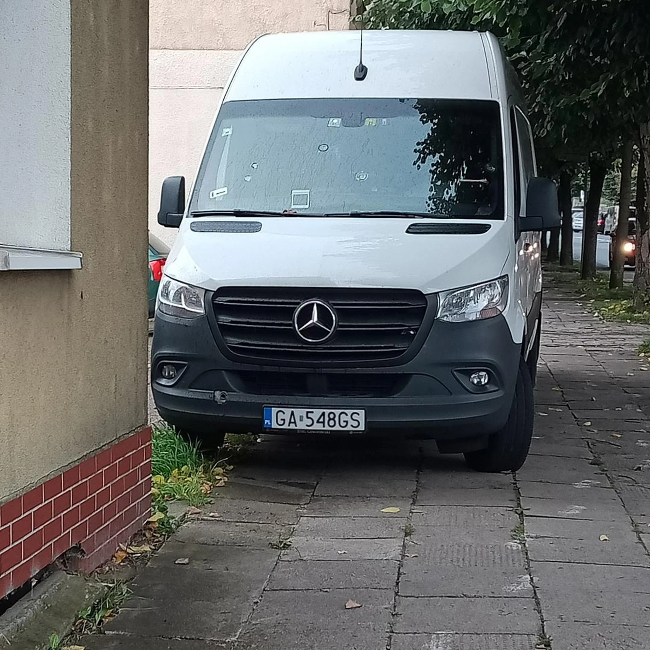 Jak tam stanie na chodniku?