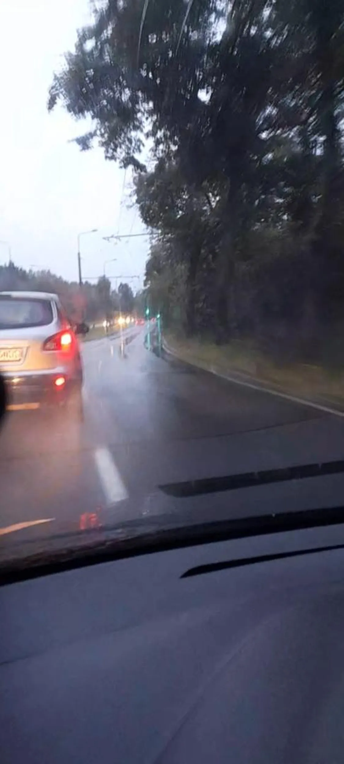 Nastepny nie wie do czego służy lewy pas na pewno nie do blokowania i robienie korka