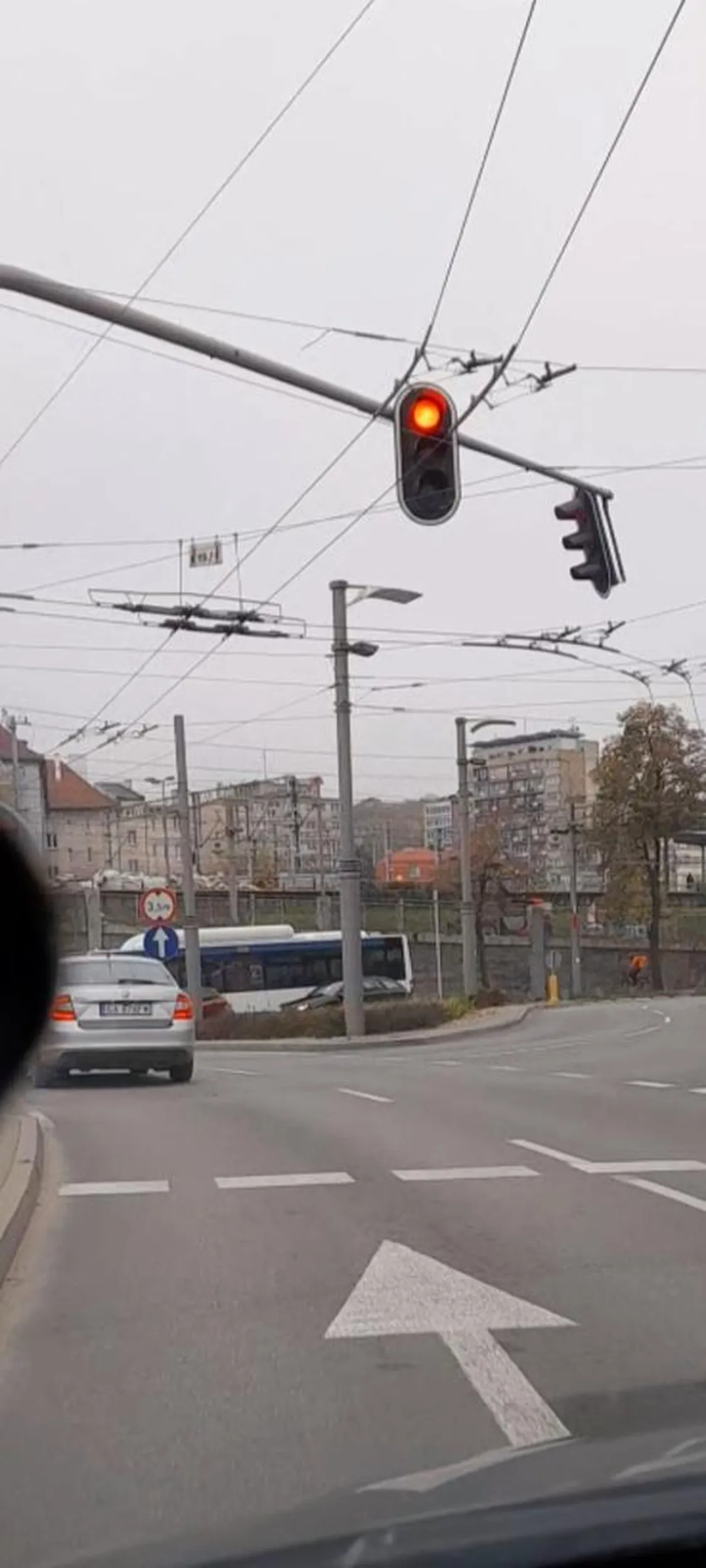 Na czerwonym się stoi nie jedzie daltonisto