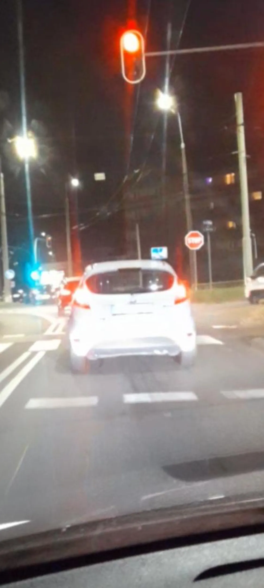 Ma gdzieś że czerwone jedno drugie trzecie Jadzie na czerwonym