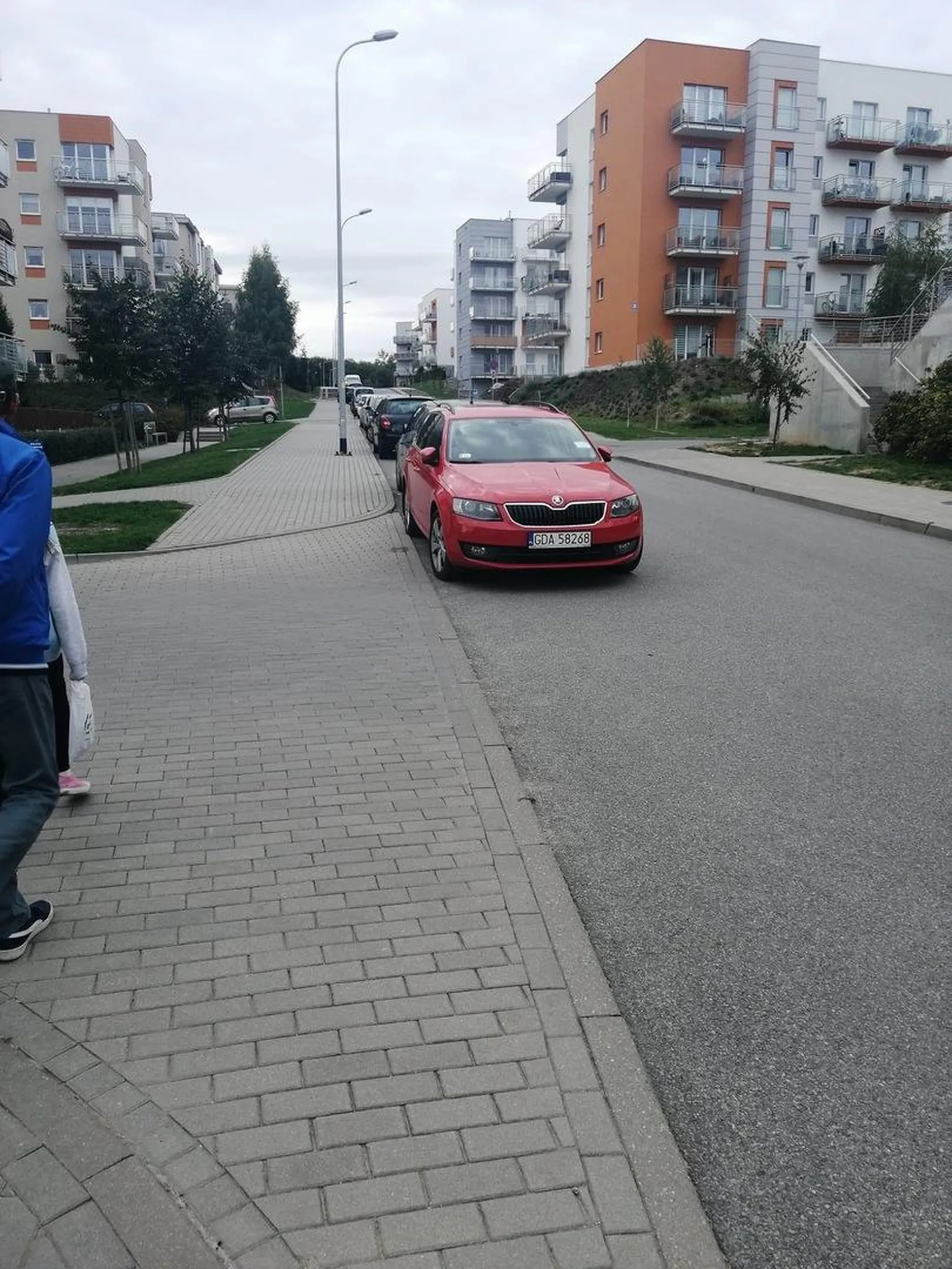 Ja tylko na chwilę sobie zaparkuje na skrzyżowaniu.