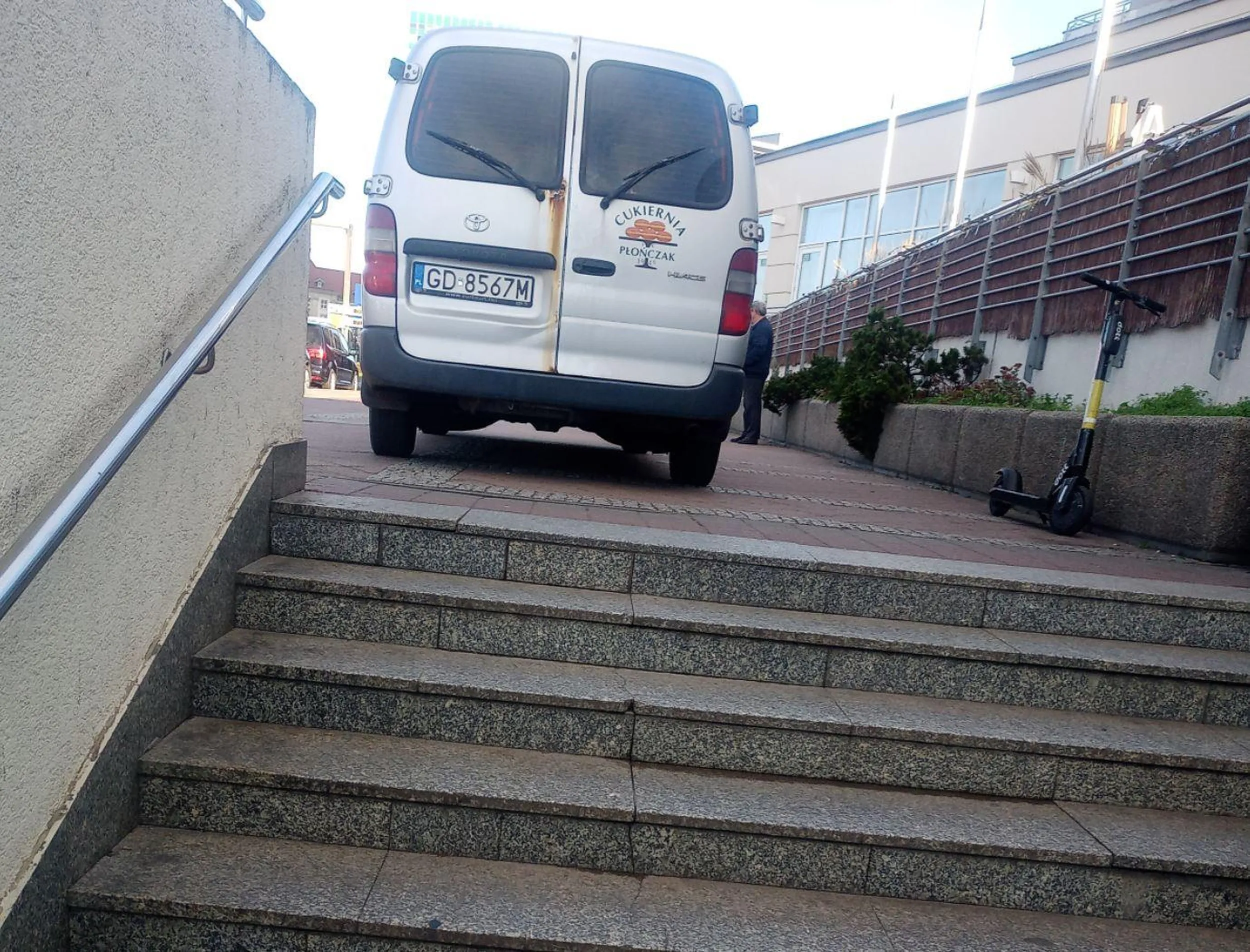 Do cukierni Płończak w tunelu nie dało się już bliżej podjechać