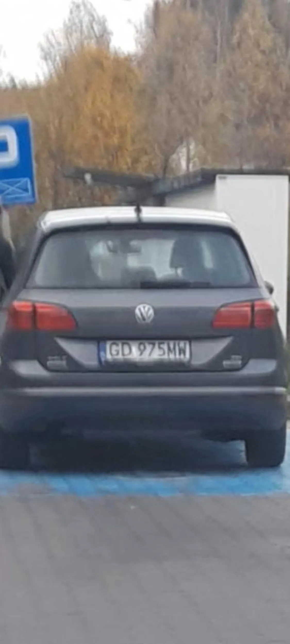 Paniusiu nie parkuj na kopercie to miejsce jest dla niepelnosprawnych