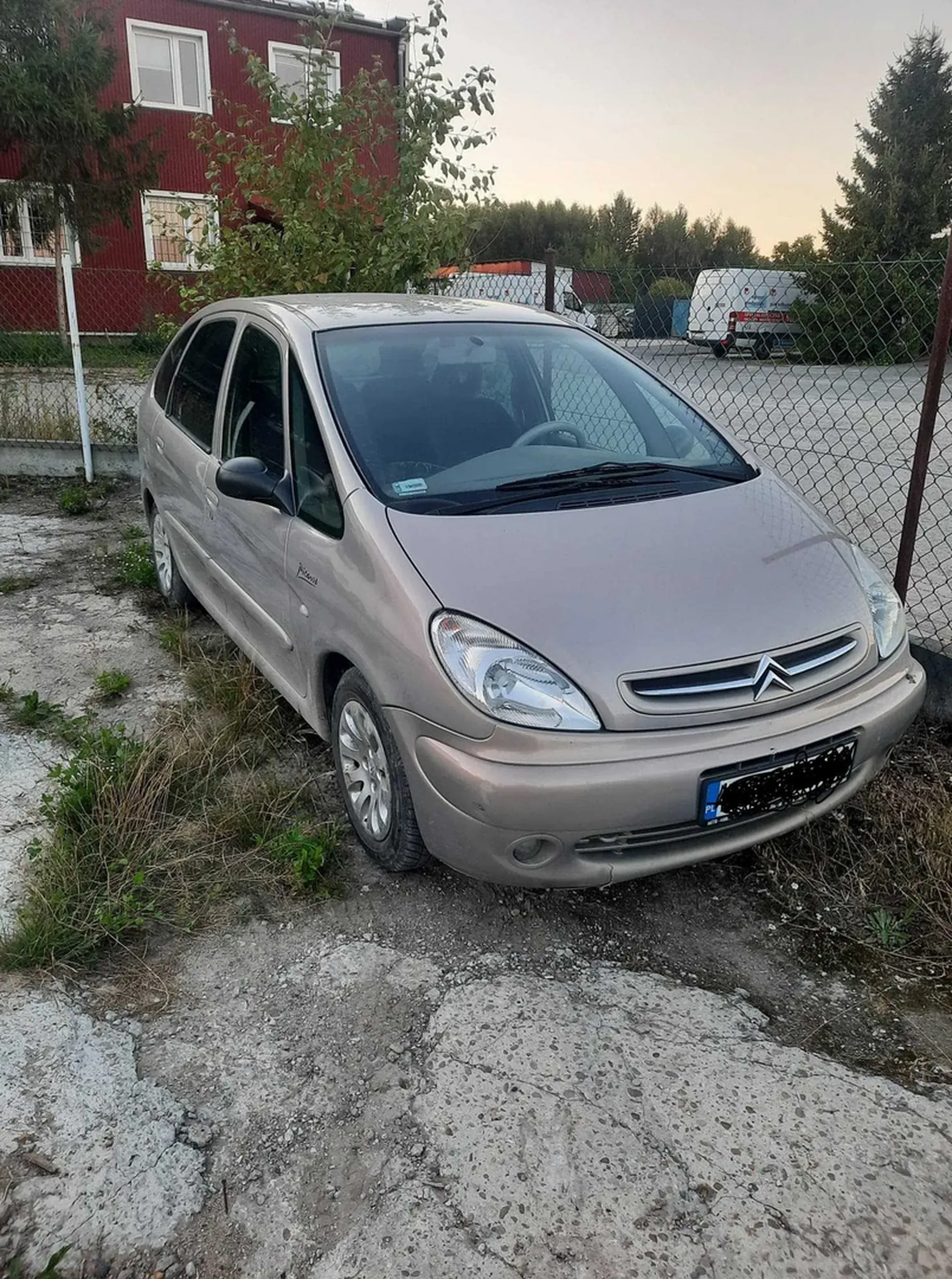 Citroen stoi i gnije nie polecam