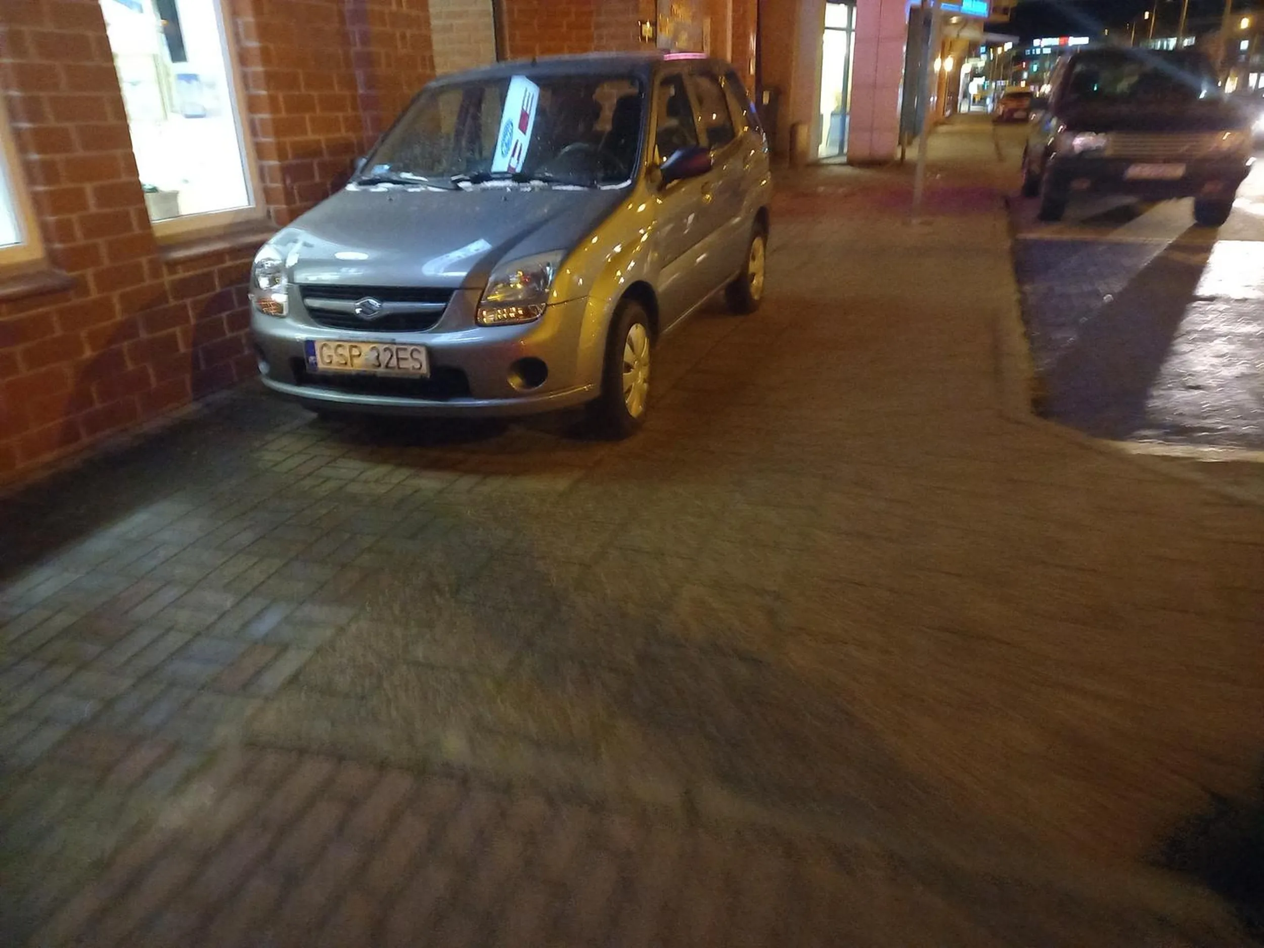 Parkowanie na chodniku