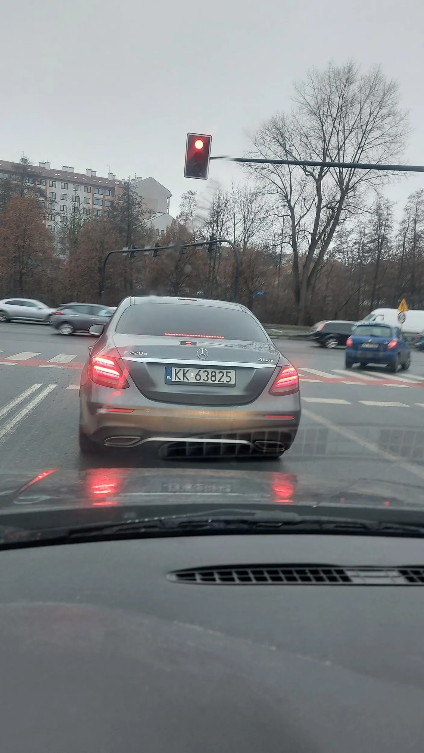 Kraków 05.12.2022 , wymusza bezczelnie pierwszeństwo