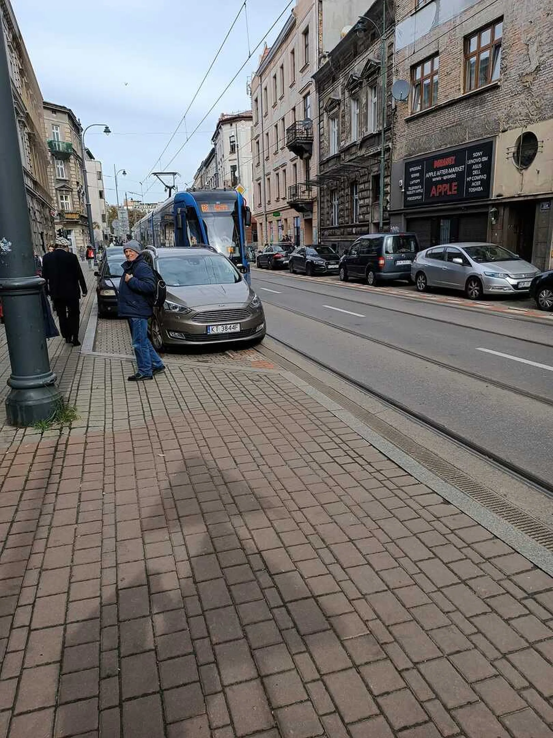 Dzięki Panu spóźniłem się do pracy i mam niezapłacony cały dzień w pracy bo wpisali urlop bezpłatny :)