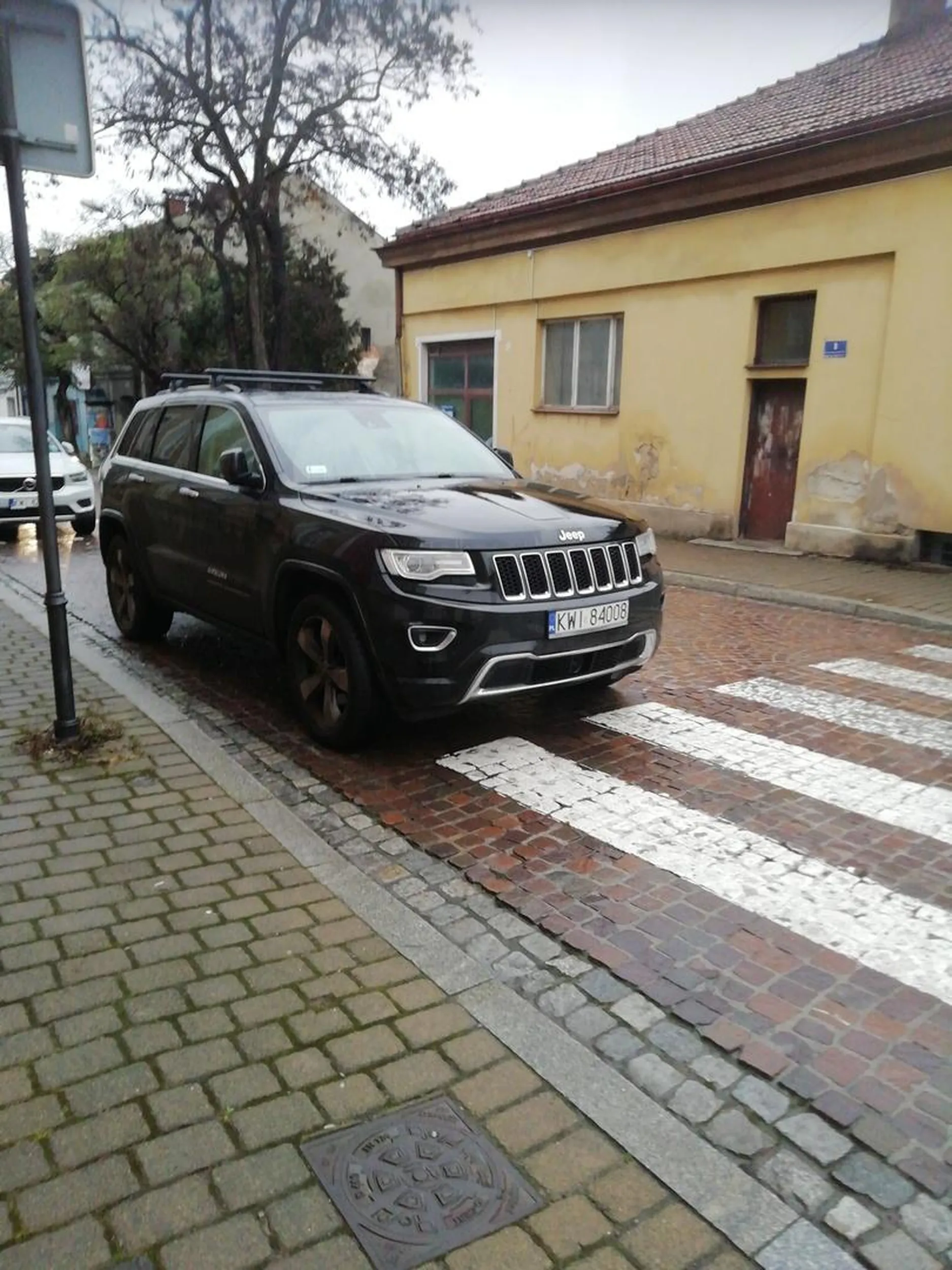 Zjeb parkuję w miejscu niedozwolonym