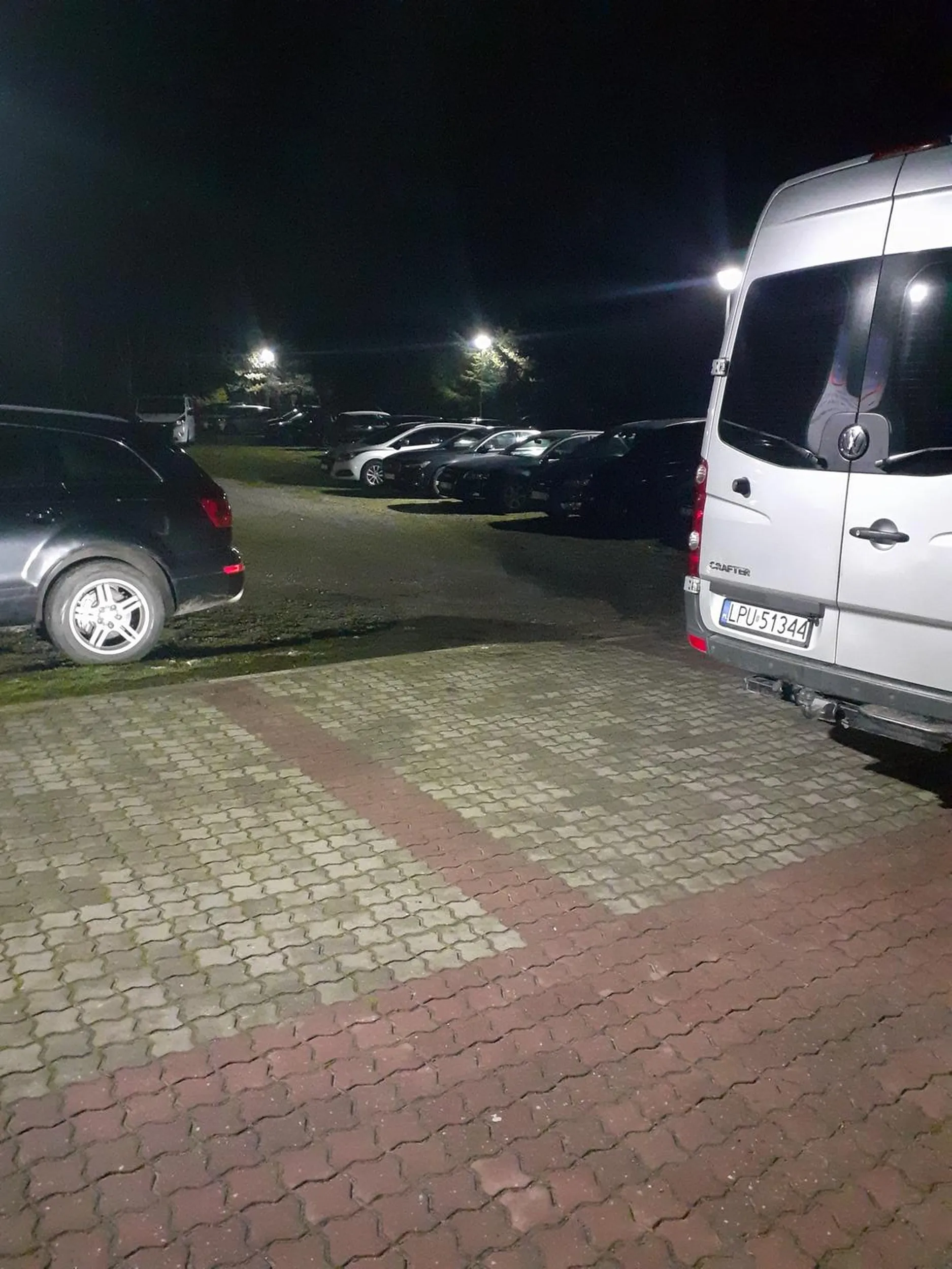 Naucz się parkować albo kup sobie rower bo do domu z rocznym dzieckiem nie mogłem wyjechać i musiałem jeździć po kraweznikach!!