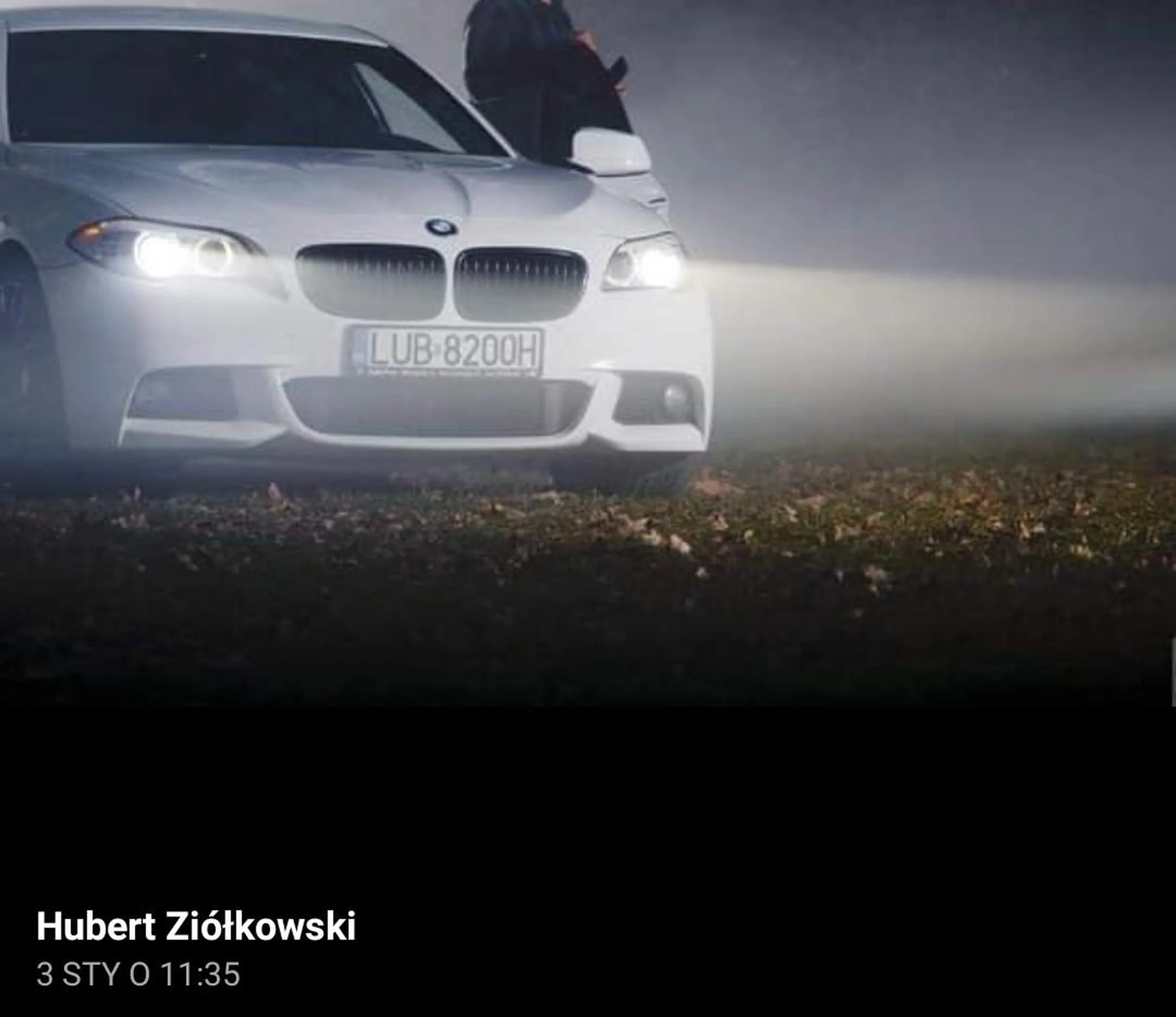 To mój samochód. Wiem że jestem trochę niedorozwinięty, ale pewnie dlatego mi się podoba. Lubię też jeździć na motorze, nawet trochę mi to wychodzi. Chętnie wyzywam bez powodu ludzi w internecie, bo sprawia mi to przyjemność, a po za tym, dzięki temu mogę liczyć na wieczorne lizanko dupy od moich koleżków motoryzacyjnych świrów. ???