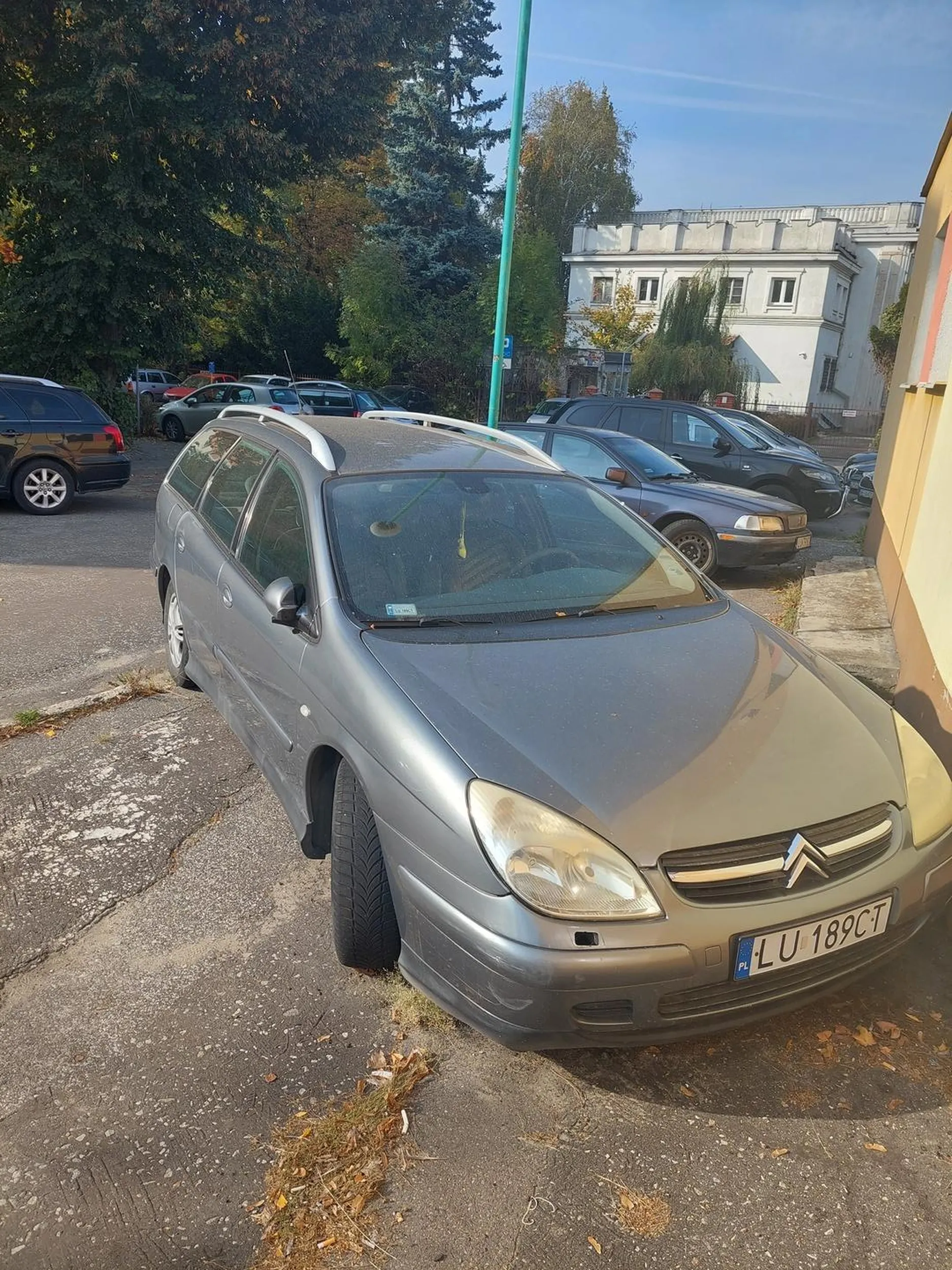 Proszę zmienić te opony, dla własnego i cudzego bezpieczeństwa.