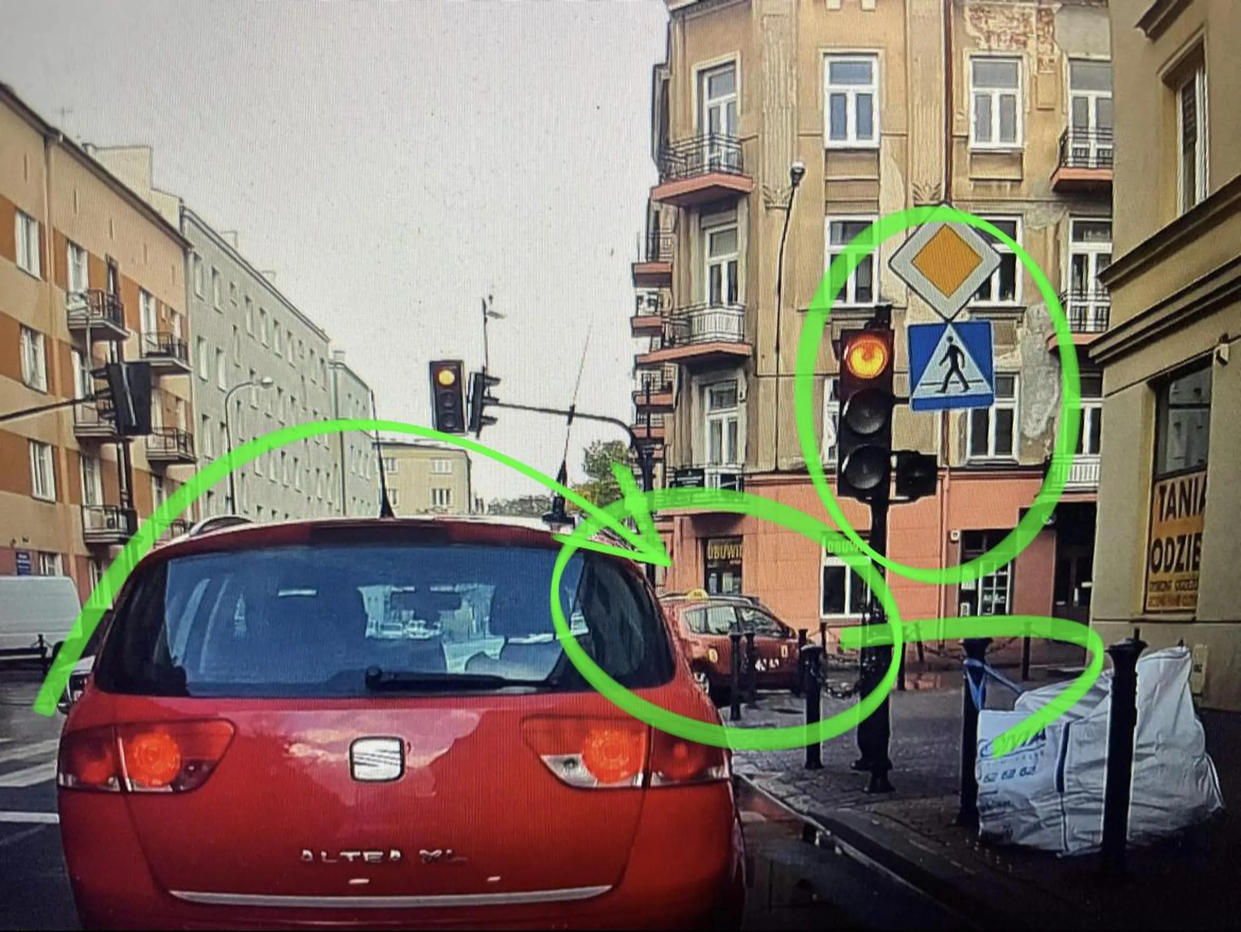 notoryczne łamanie przepisów przez tego taksówkarza Etaxi to już chyba standard. Uważajcie. Sprawa leci na stop cham.
