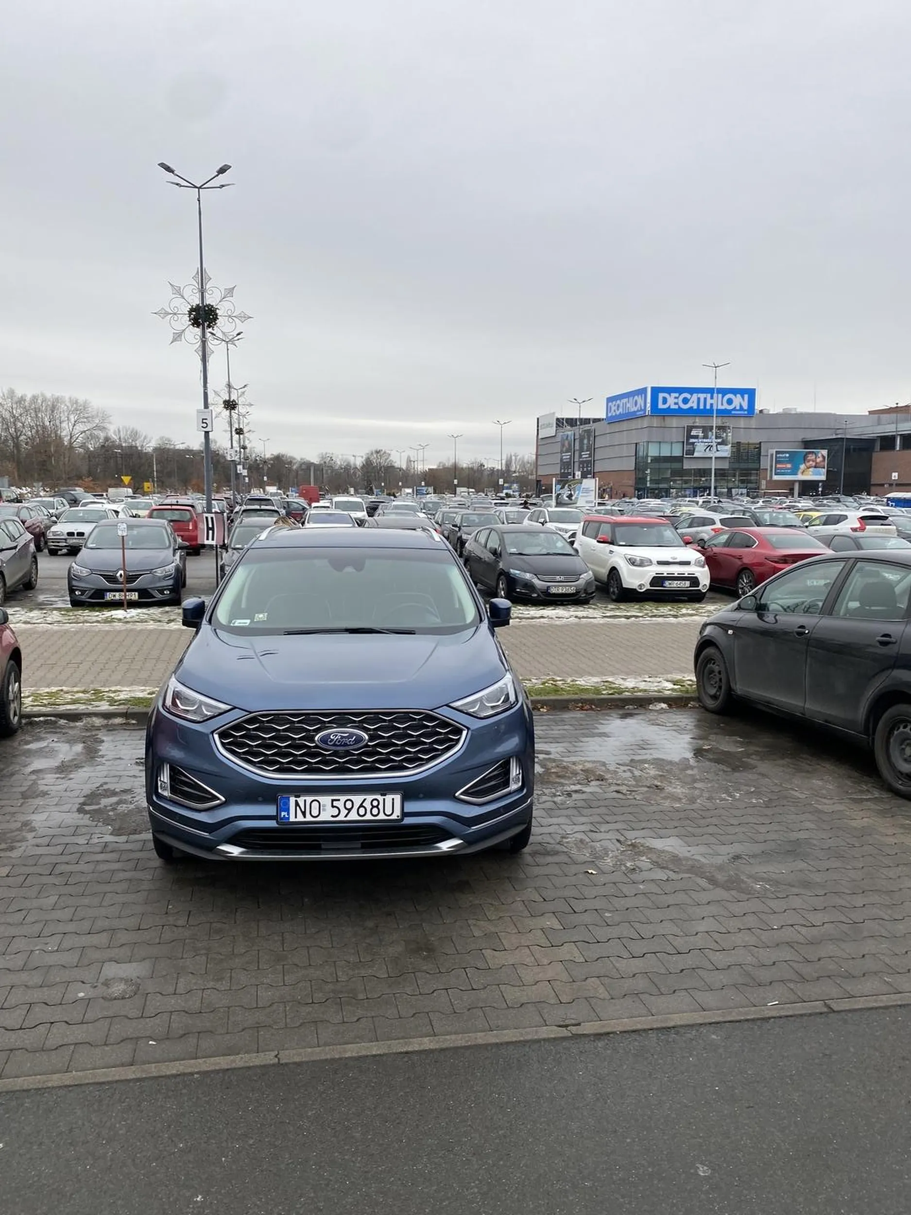 Jakim trzeba być polmozgiem żeby tak zostawić samochód… oddaj prawo jazdy do chrupek w których znalazles pendzlu