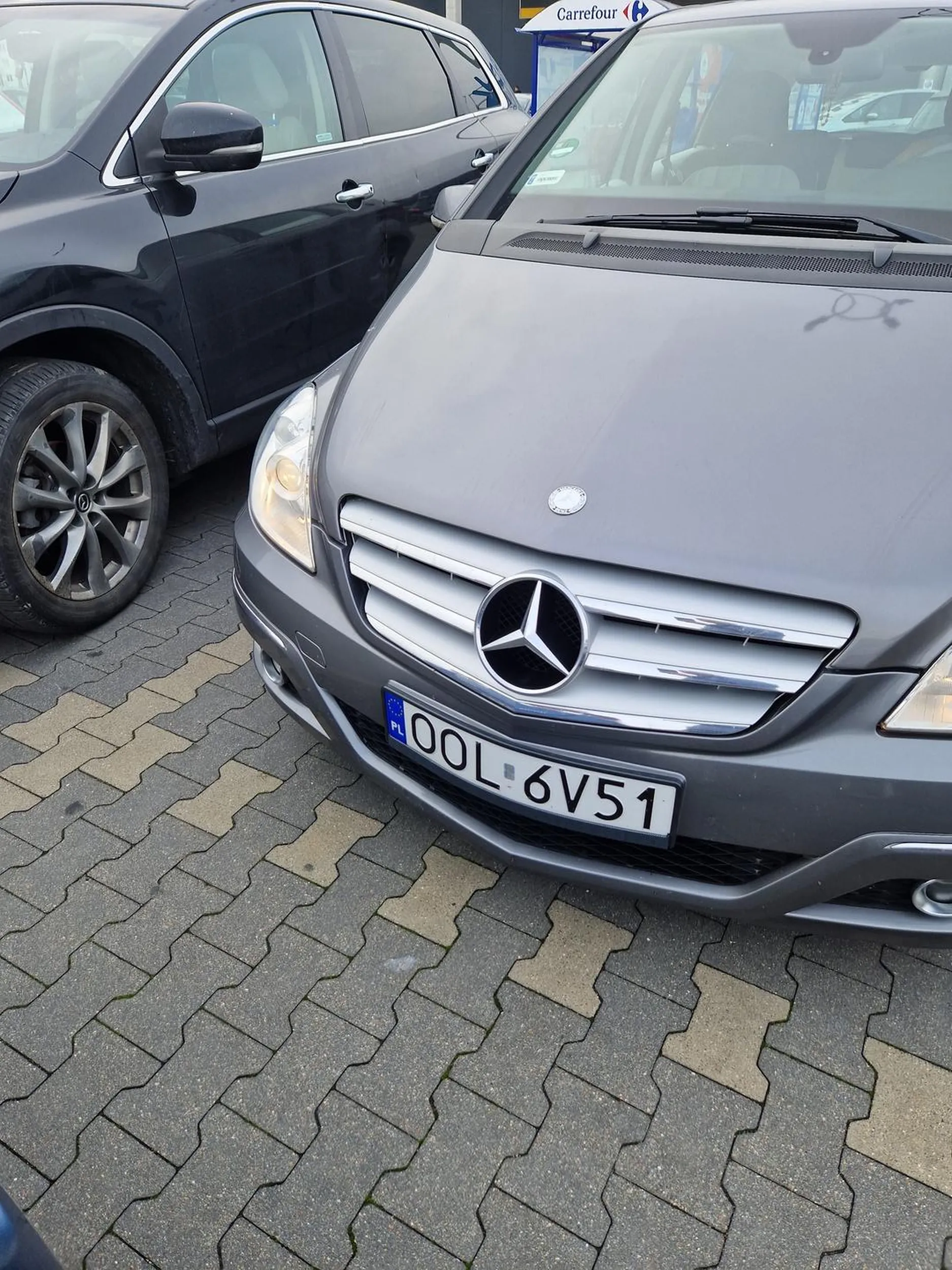 Dobry kierowca to taki który grzeje silnik 20 minut pod sklepem tak ze disla czuć na całym parkingu... pp zwrócenie uwagi oczywiście silnika nadal nie wyłączył....