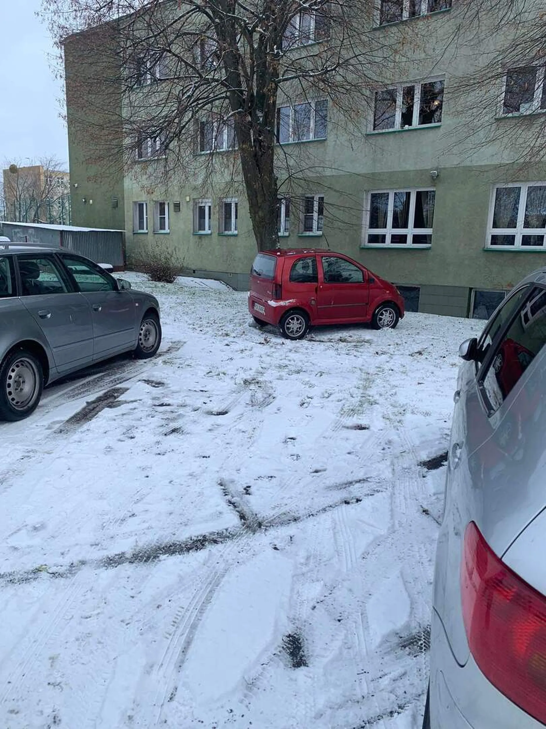 Śmietnik nie umie parkować