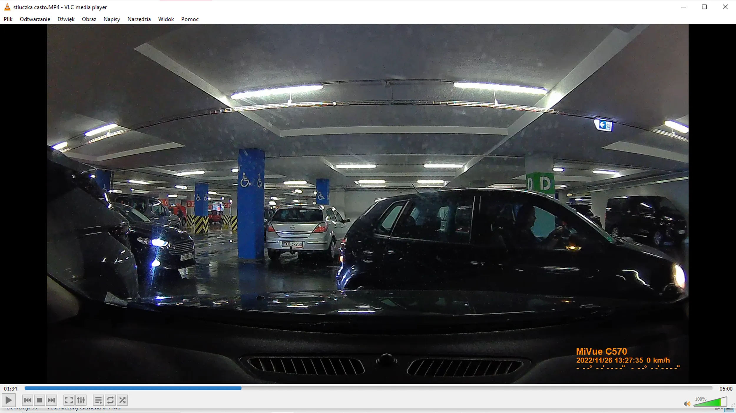 Pani kochana zglosi sie do ochrony castoramy tam maja moje dane zanim sprawa wyladuje na policji jest nagranie z auta sa swiadkowie