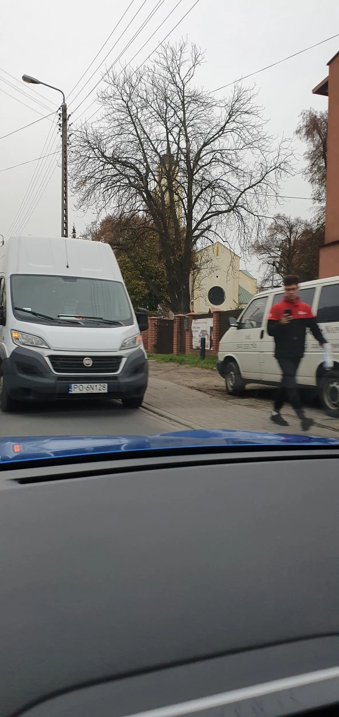 Kurier. Mistrz parkowania...