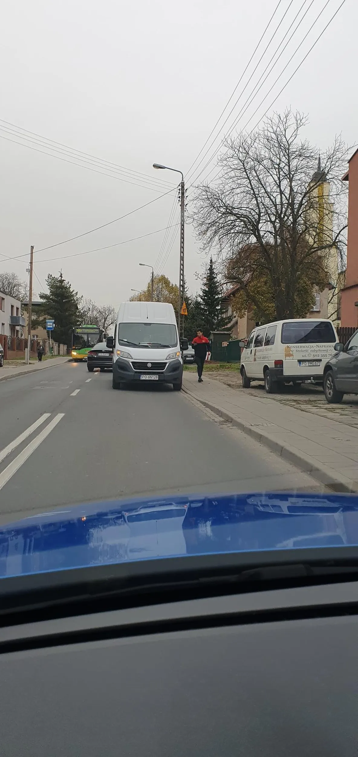 Kurier. Mistrz parkowania...