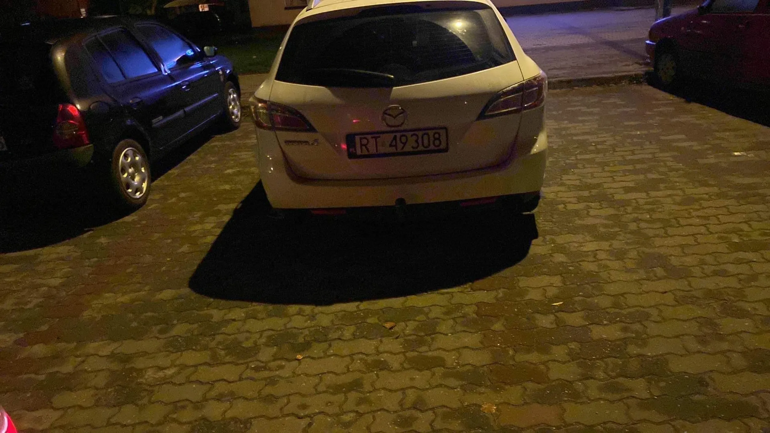 Mistrz parkowania, z auta wyjść nie możesz?