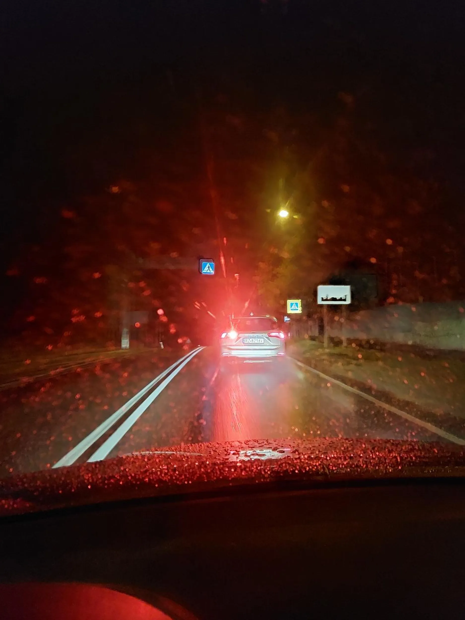 Jedzie baran na przeciwmieglnych z tyłu gdy nie ma 1% zamglenia