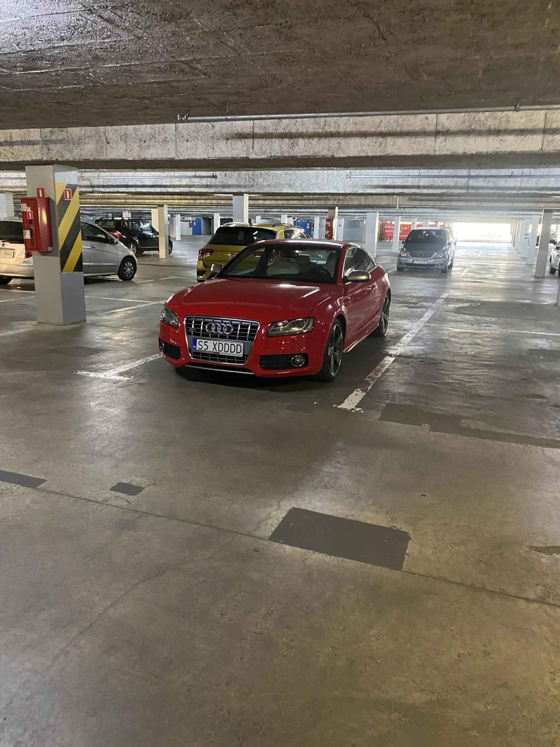 Genialna rejestracja i z ta s5 tez się przyfarciło w rejestracji, pozdrawiam serdecznie kierowcę