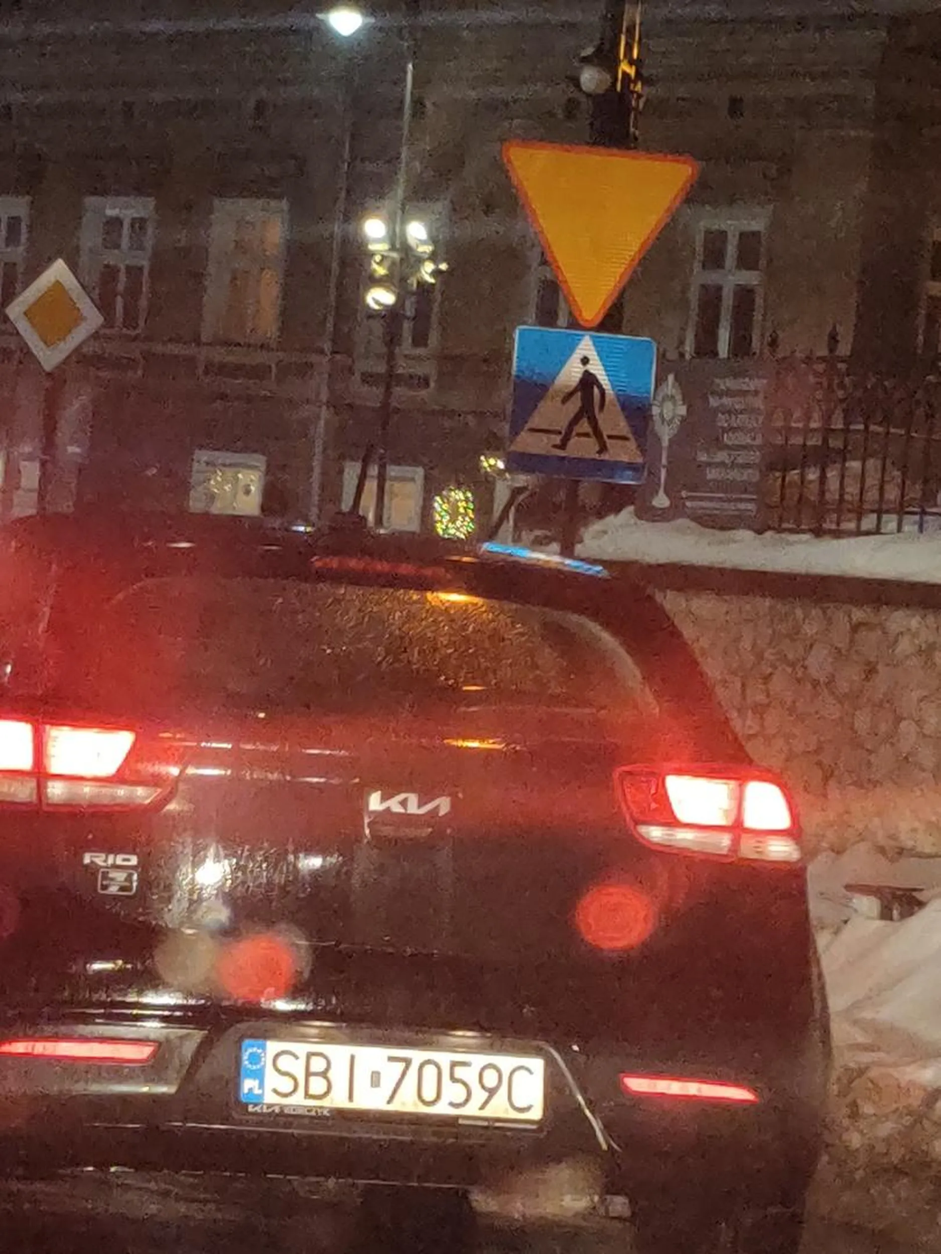 Kierowca wymusza pierwszeństwo