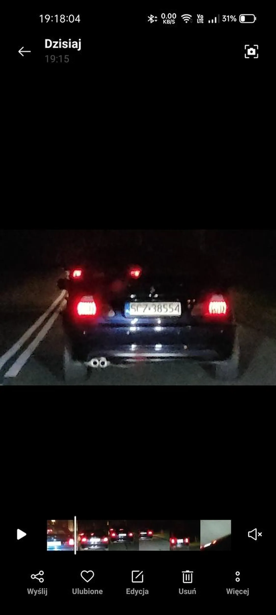 Wiejski pajac w starym BMW, pojawia się znikąd na drodze dwukierunkowej i najeżdża na tył samochodu. Nie wiem co chciałeś w ten sposób osiągnąć, spodobało ci się auto, może jesteś z cygańskiej mafii?