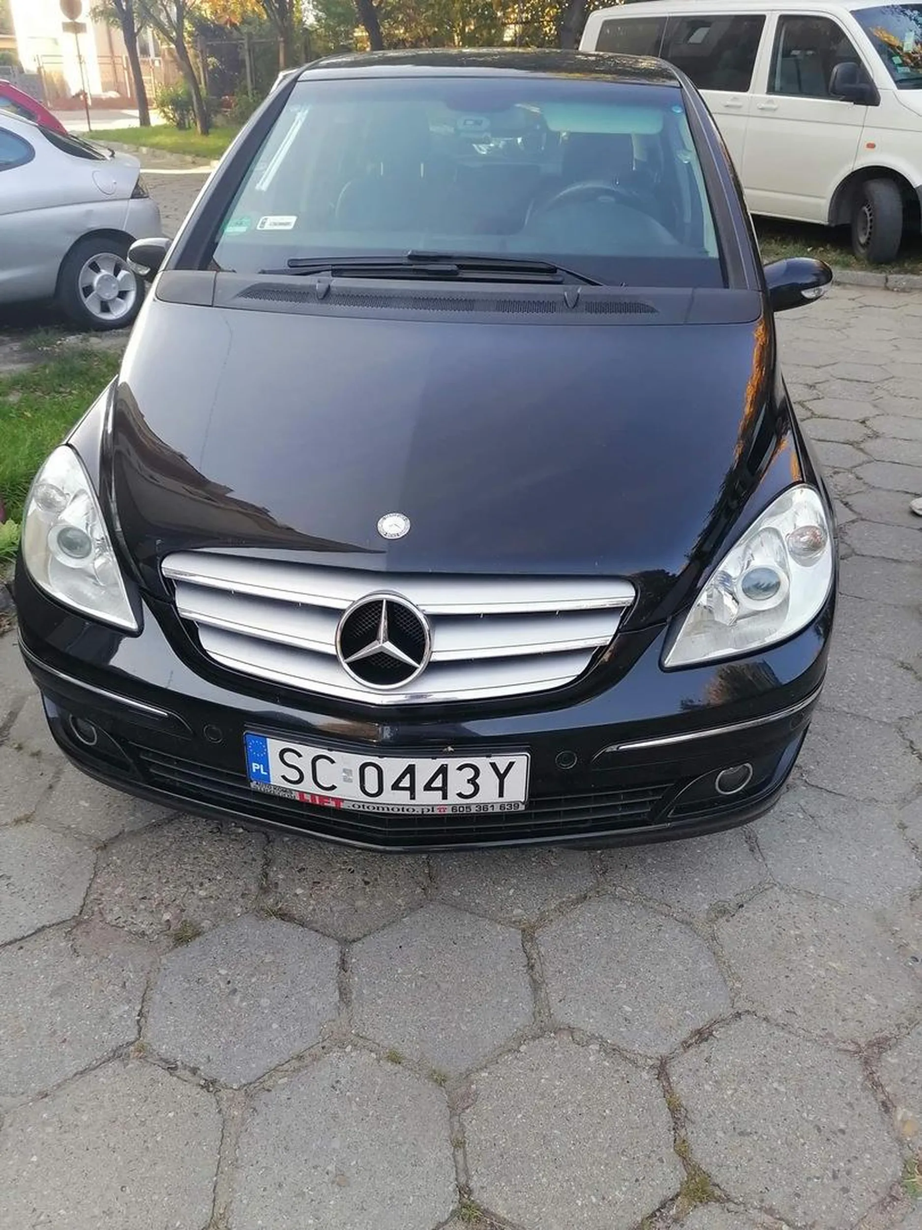 Gościu groził, ze poprzebija opony, szukał zaczepki, straszył starszymi synami, widać ze dawno w zęby nie dostał