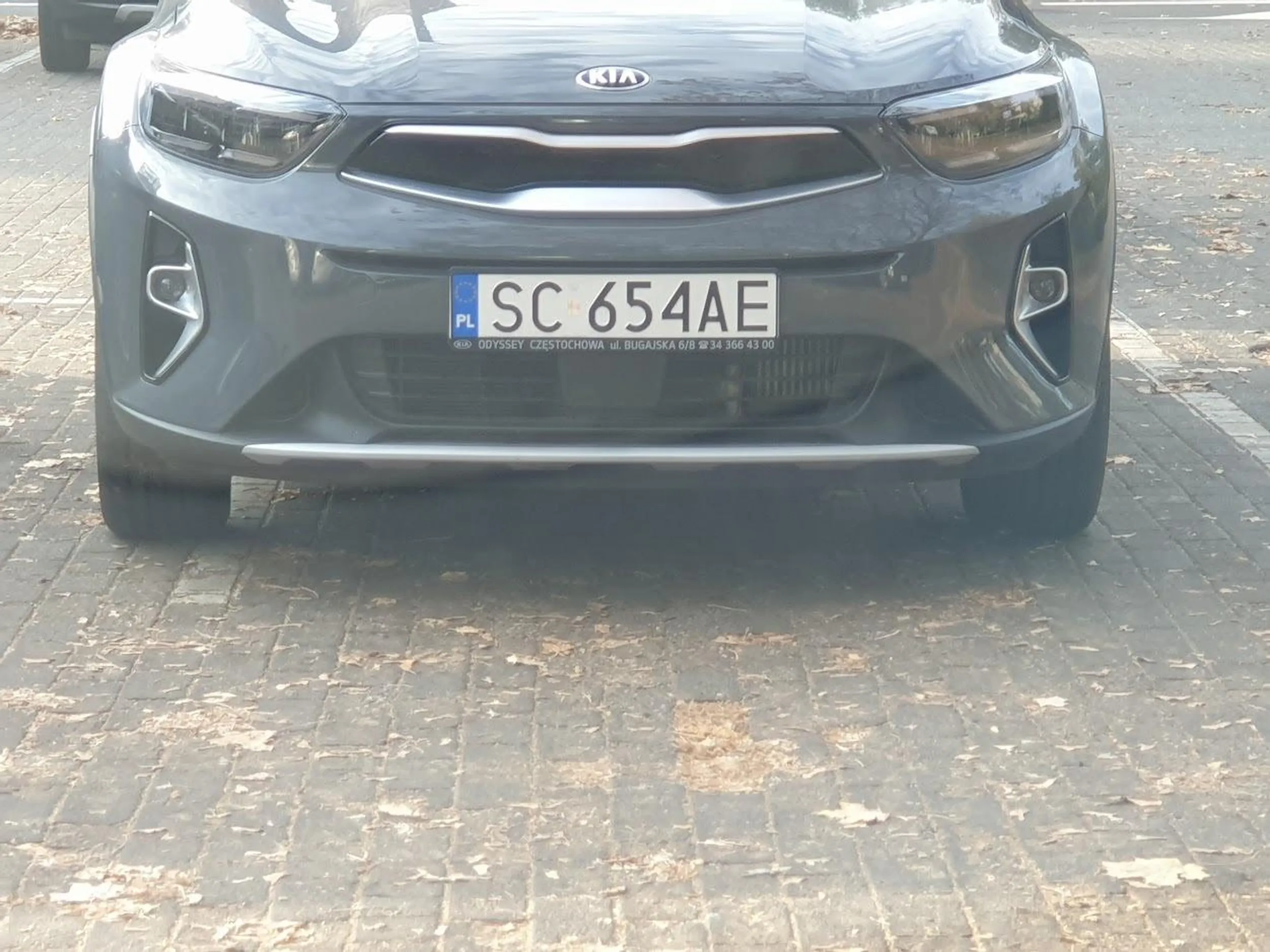 Panu przydałoby się ćwiczenie na trzymanie się wyznaczonych linii. Ewidentnie ma z tym problem, proponuję kolorowanki dla przedszkola - w nich bardzo łatwo można sobie przećwiczyć trzymanie się linii