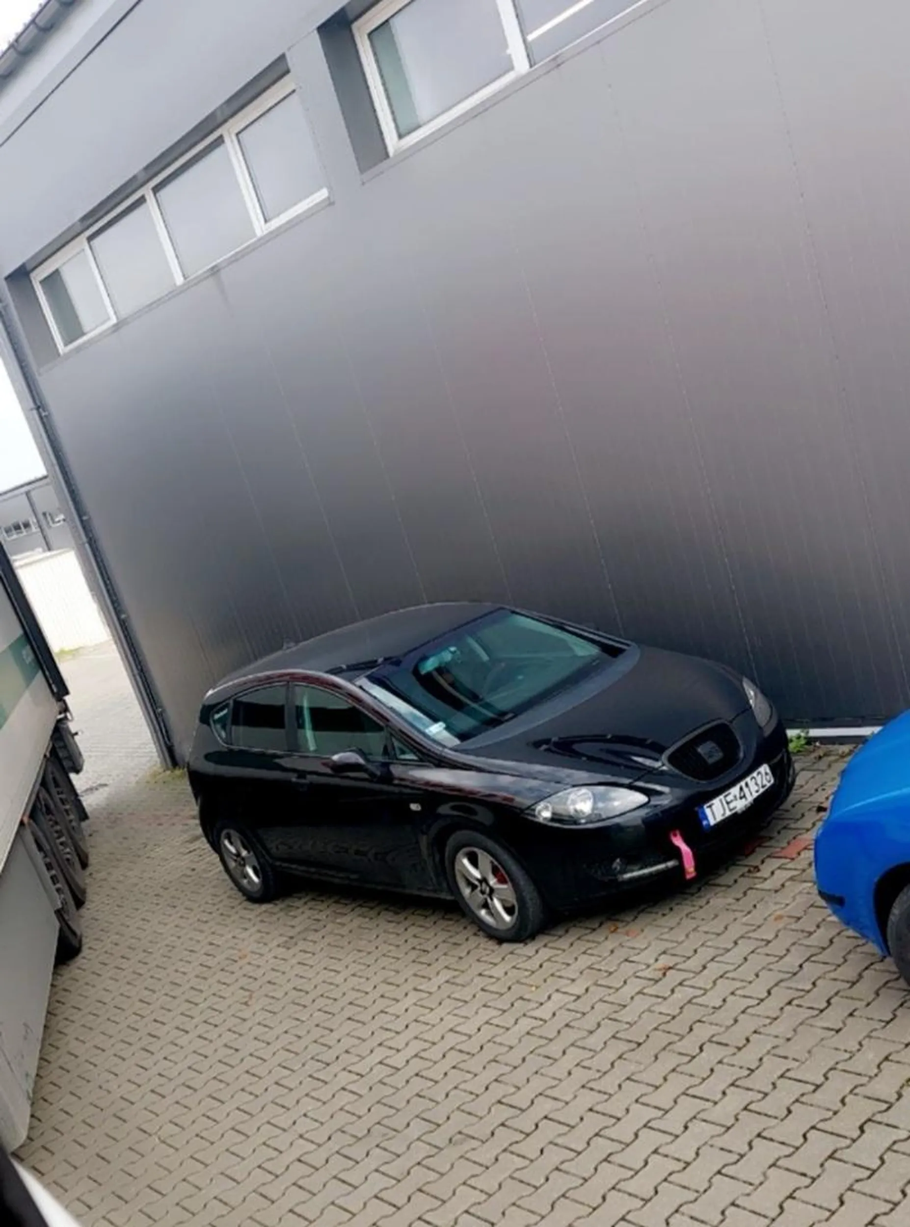 Dobrze zaparkowany, nie idzie zahaczyć ??