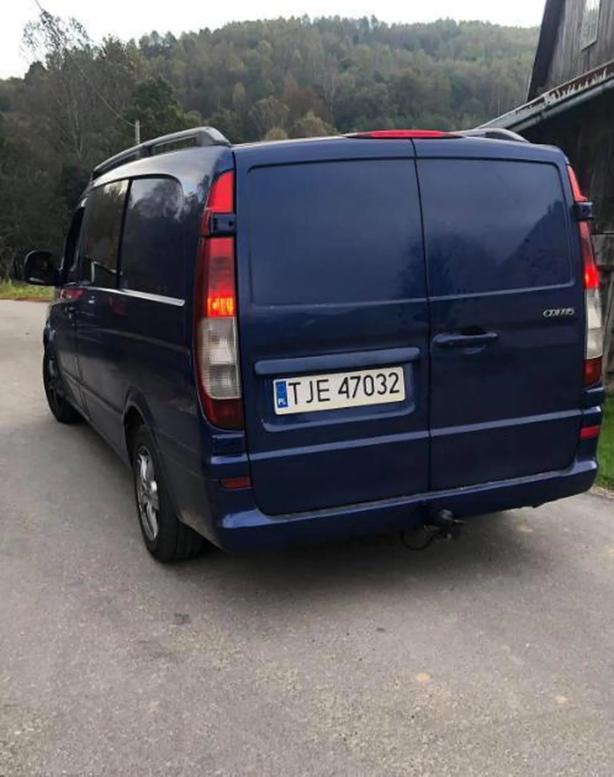 zamienili wozy kolorowe na przechodzone tzw Euro 3 i jezdza po małych wsiach i ... juz sami wiecie co i jak. kiedys ich baby w wielkich spodnicach chodziły po wsiach i łby kurom ukrecały i pod te spodnice wsadzały a teraz nowsza technologia . tragedia :(