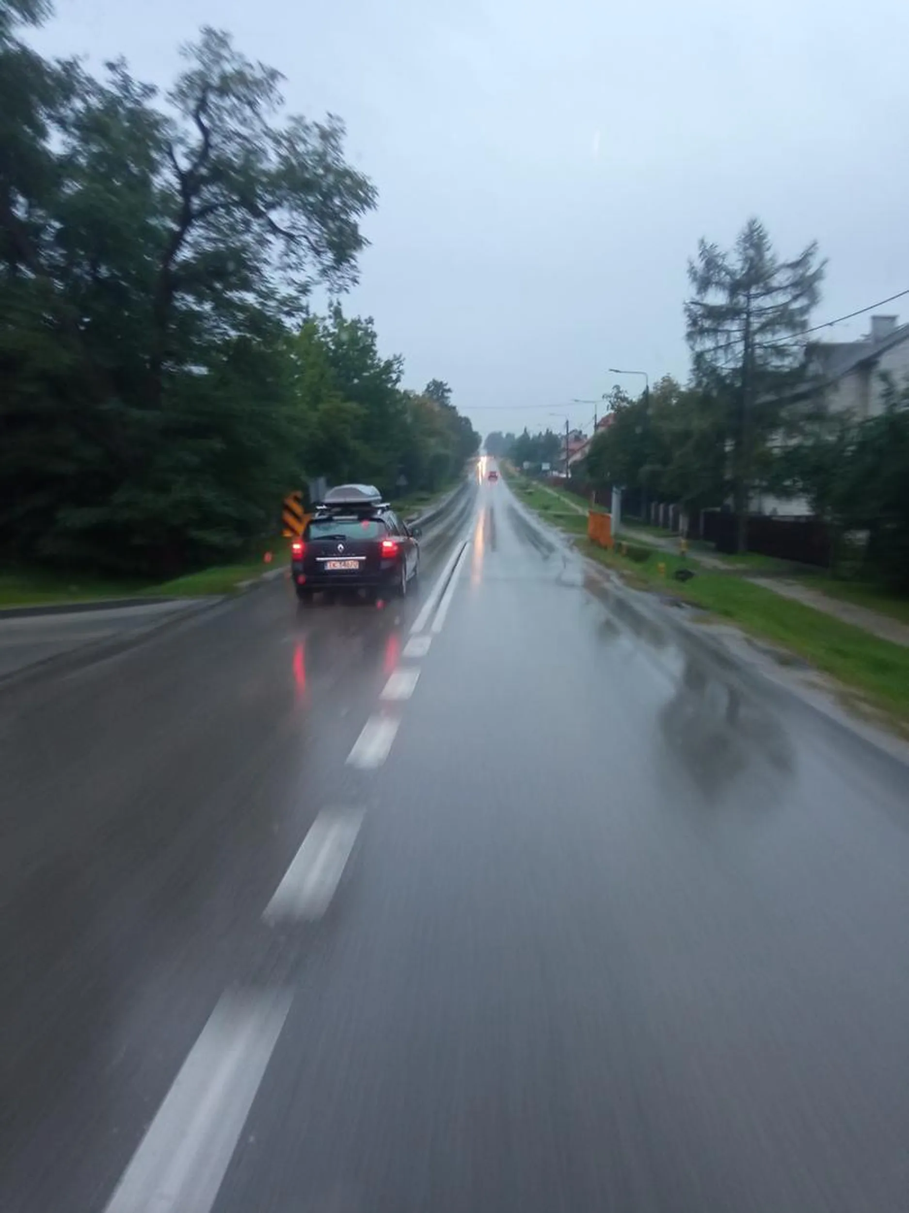 Skrzyżowanie + podwójna ciągła.